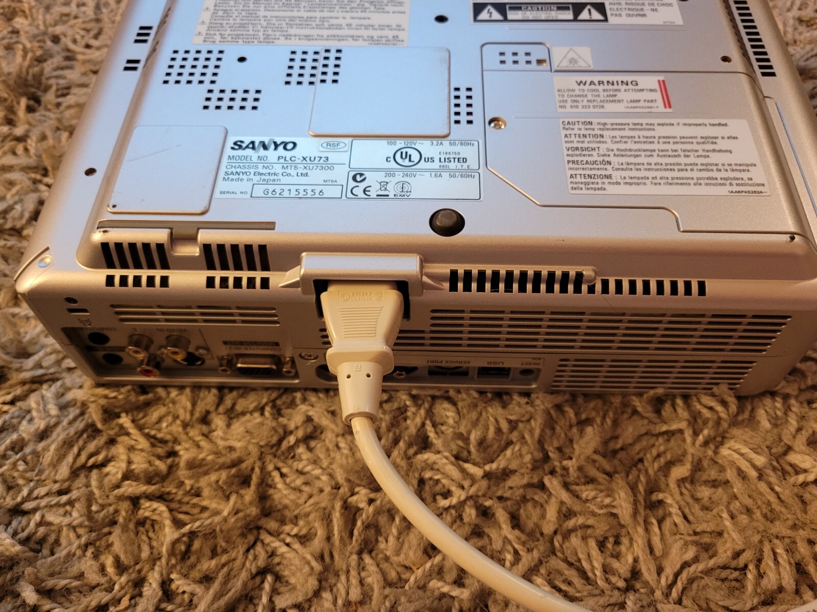 Sanyo PLC-XU73 Pro xtraX Multiverse Projector