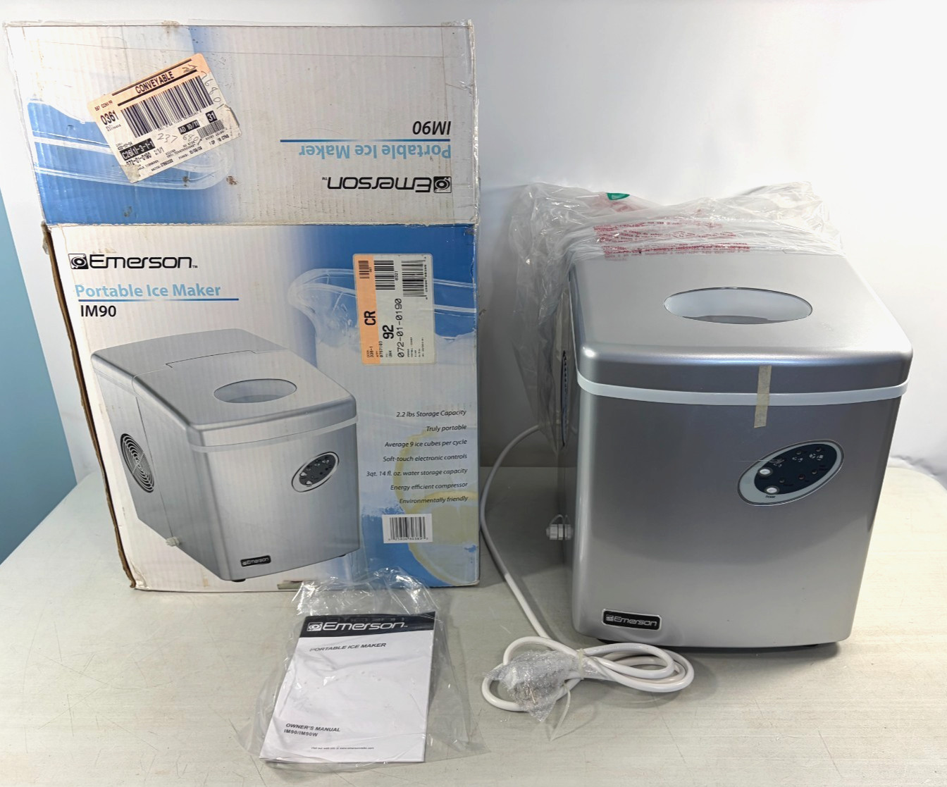 Emerson Portable Countertop Ice Maker IM90 Silver Portable 2.2 lb Capacity NEW