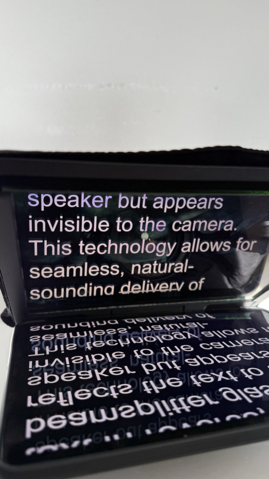 Portable Teleprompter for Professional Cameras & DSLR – Tablet Compatible