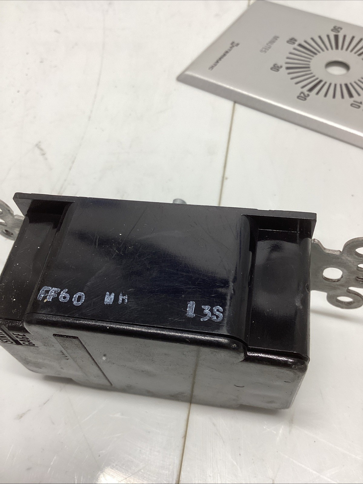 Intermatic FF60MH 60 minute timer W/hold feature & switch plate. U-625