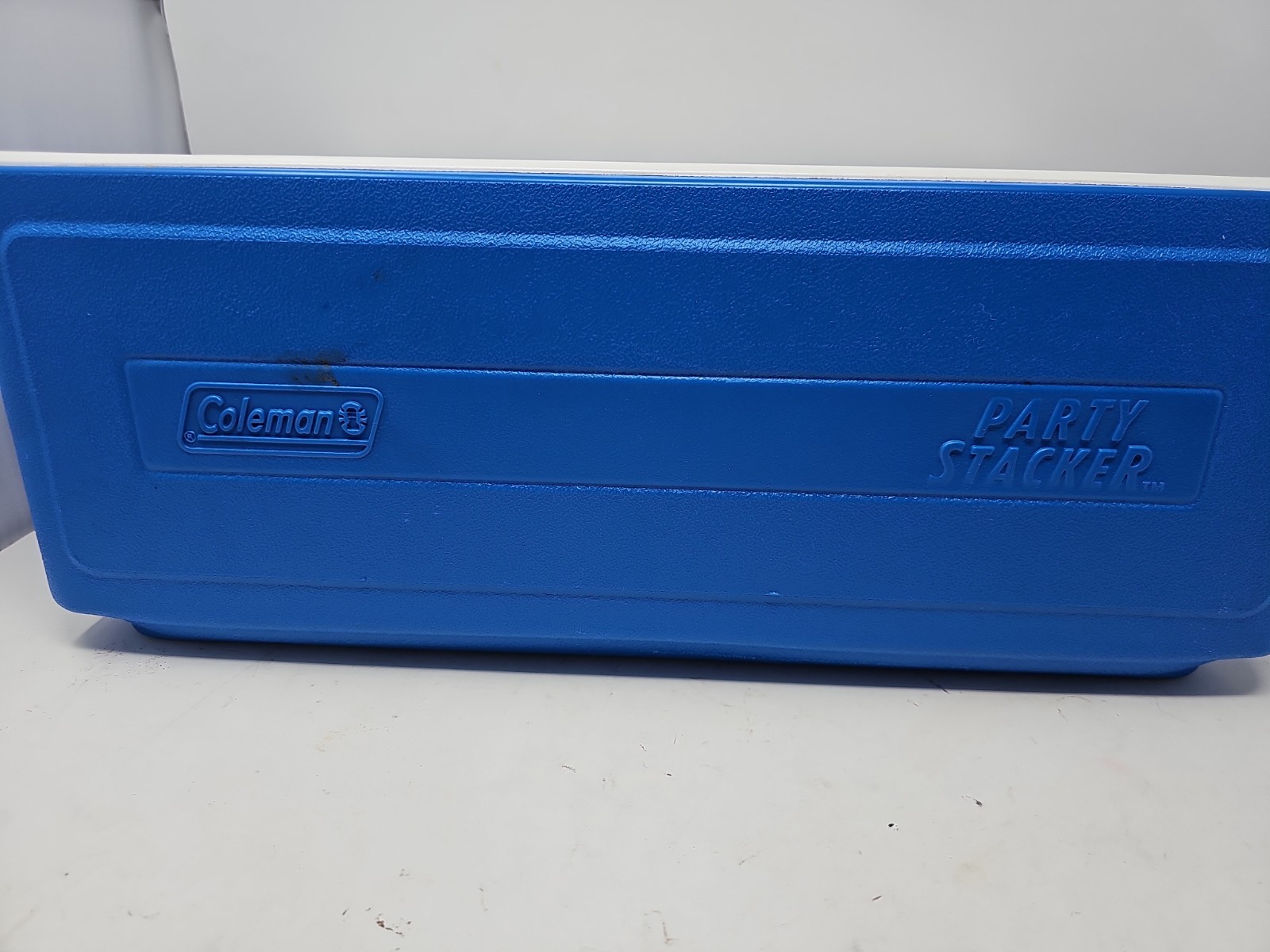 Coleman Party Stacker 6225 Cooler in Blue 24 Cans Defect