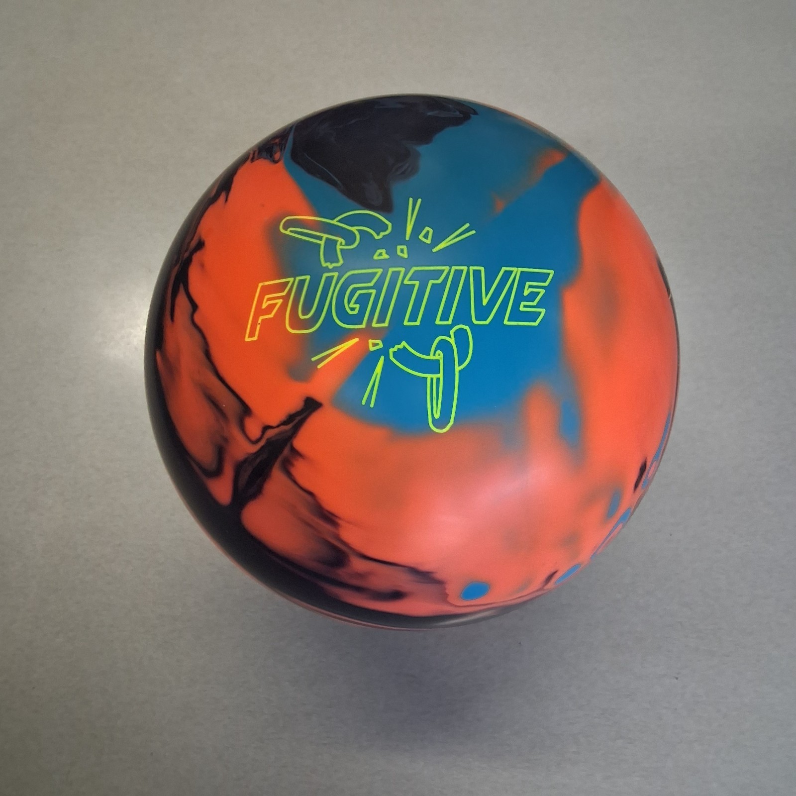 Hammer Fugitive Solid  bowling ball 15 LB. 1ST QUALITY new ball in the box  #152