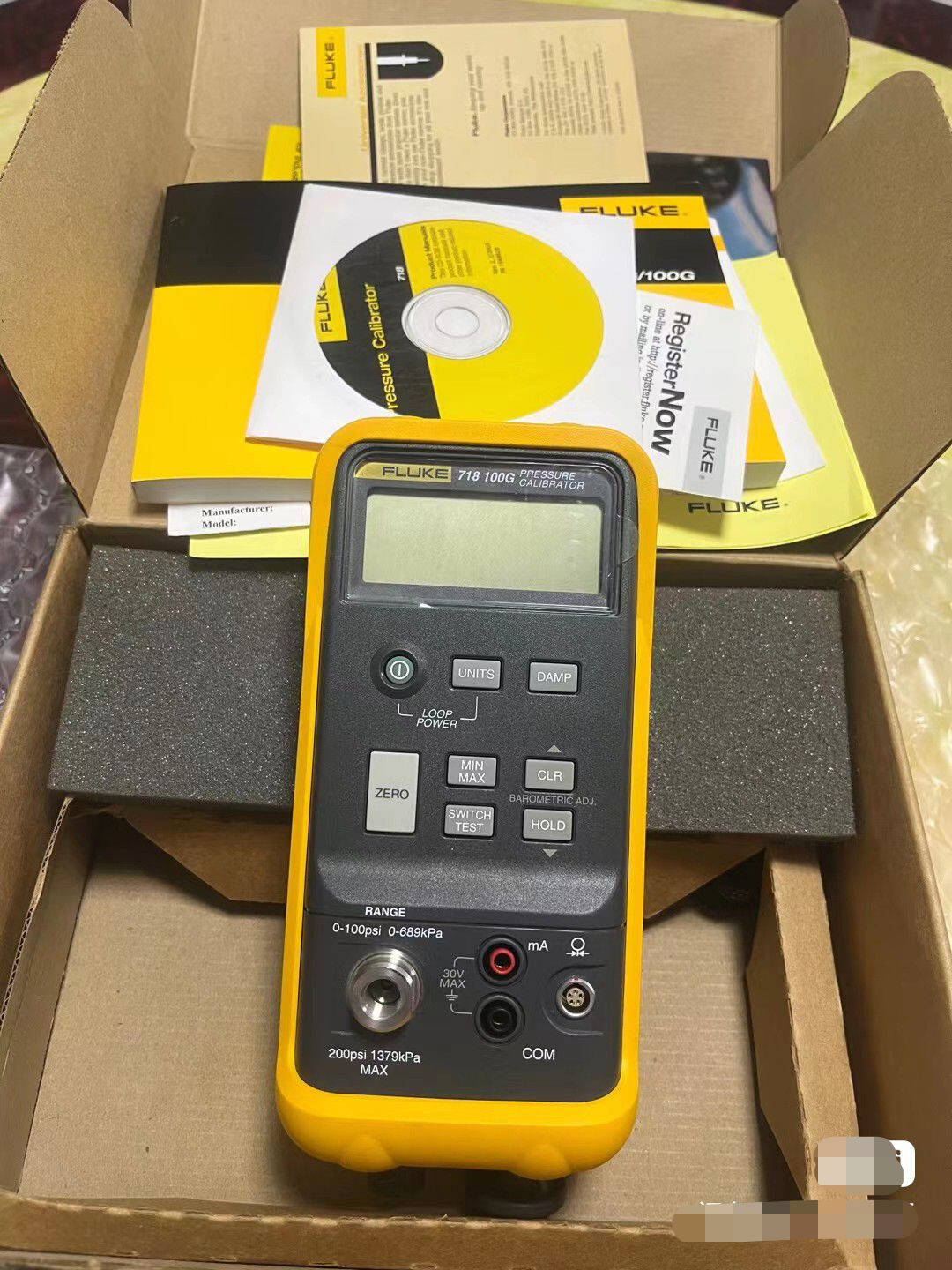 NEW  fluke 718 100G Pressure Calibrator #L