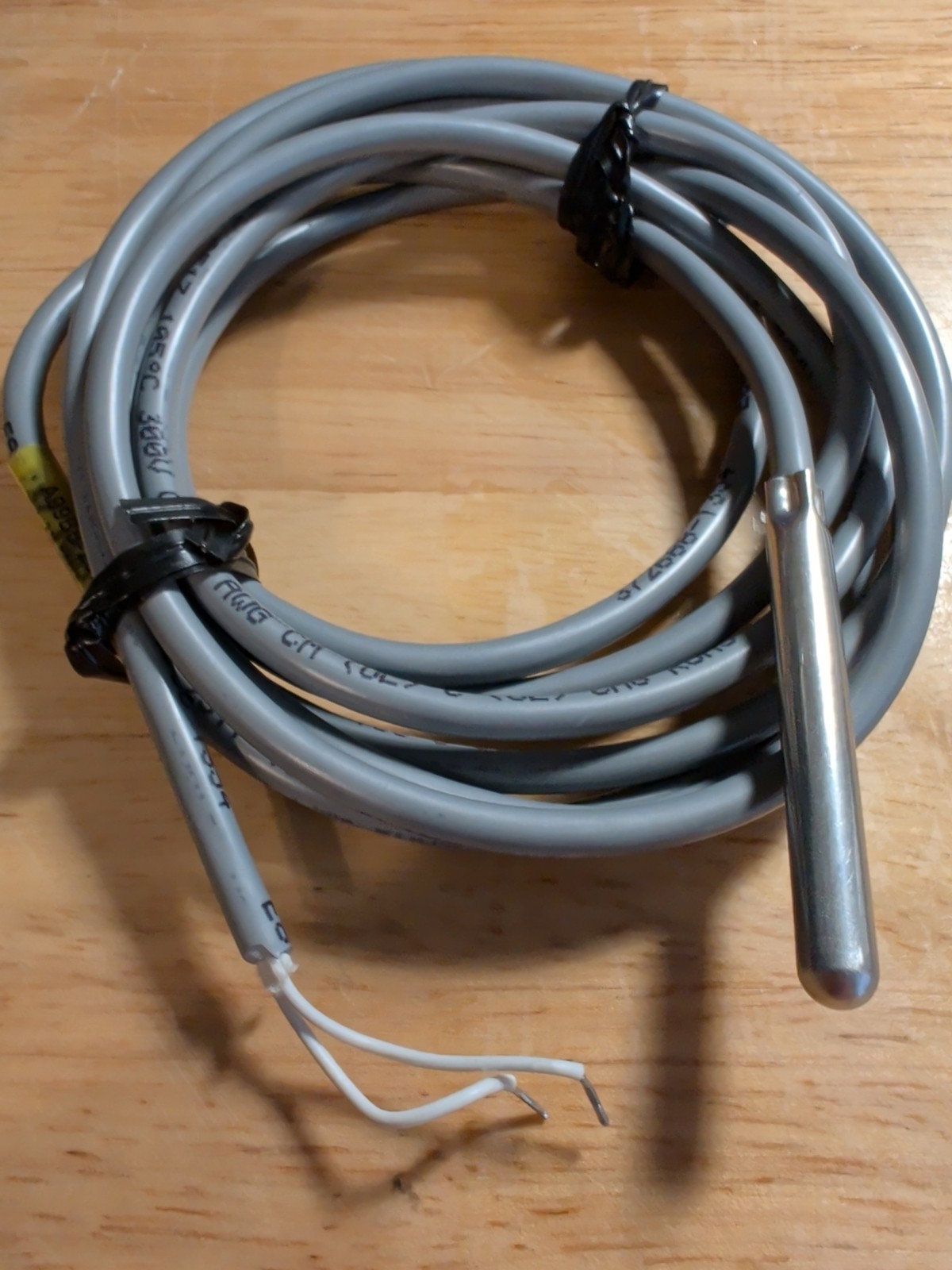 JOHNSON CONTROLS A99BB-200C Temperature Sensor, Silicon, -40C-105C  RY12050