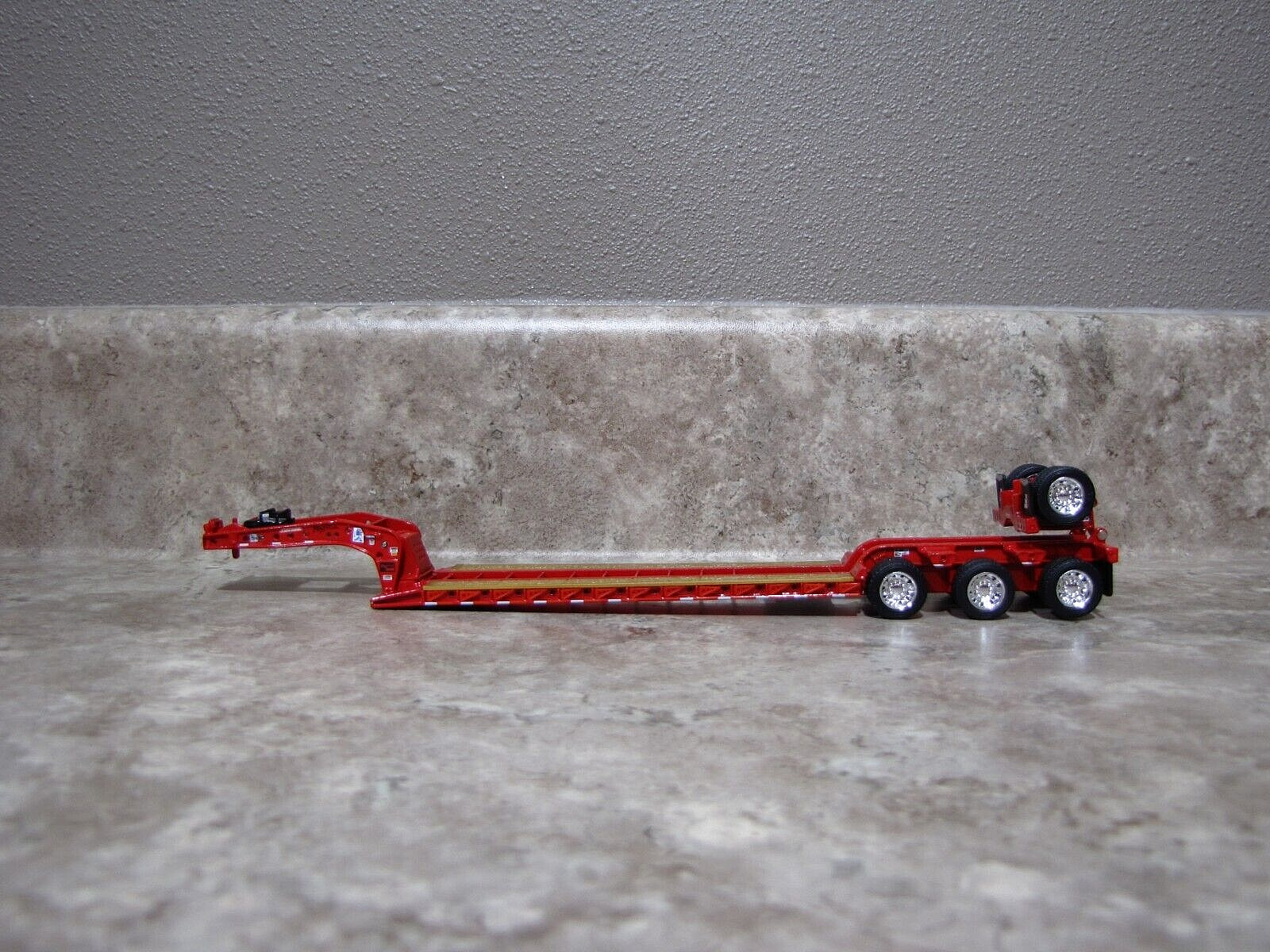 DCP 1/64 Red Fontaine Tri-Axle Detachable Lowboy Flip Axle Trailer Toy