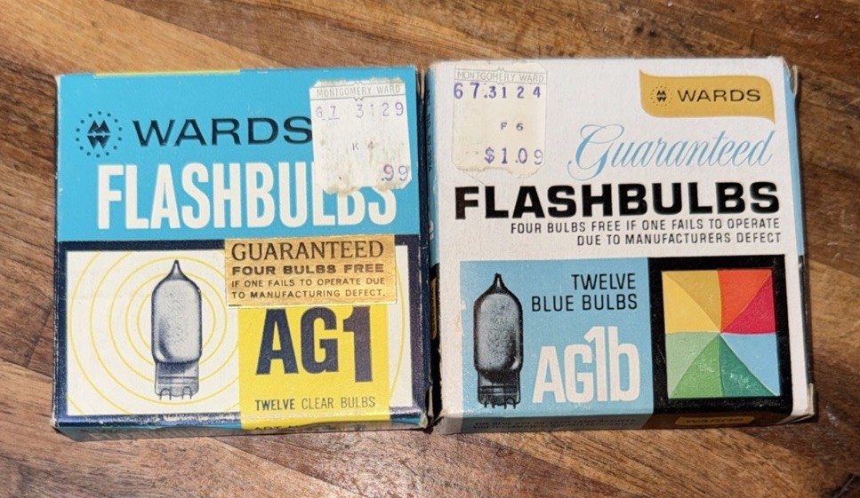 Montgomery Ward AG 1 (5) & AG 1b (4) Flashbulbs ... New, Old Stock