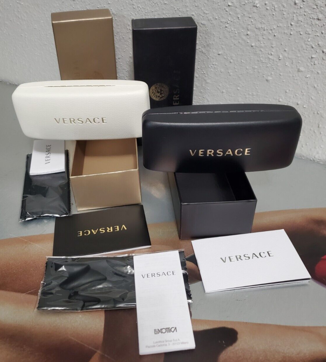 VERSACE Black & White Leather Hard CLAMSHELL MEDIUM Eyeglasses CASES: NEW