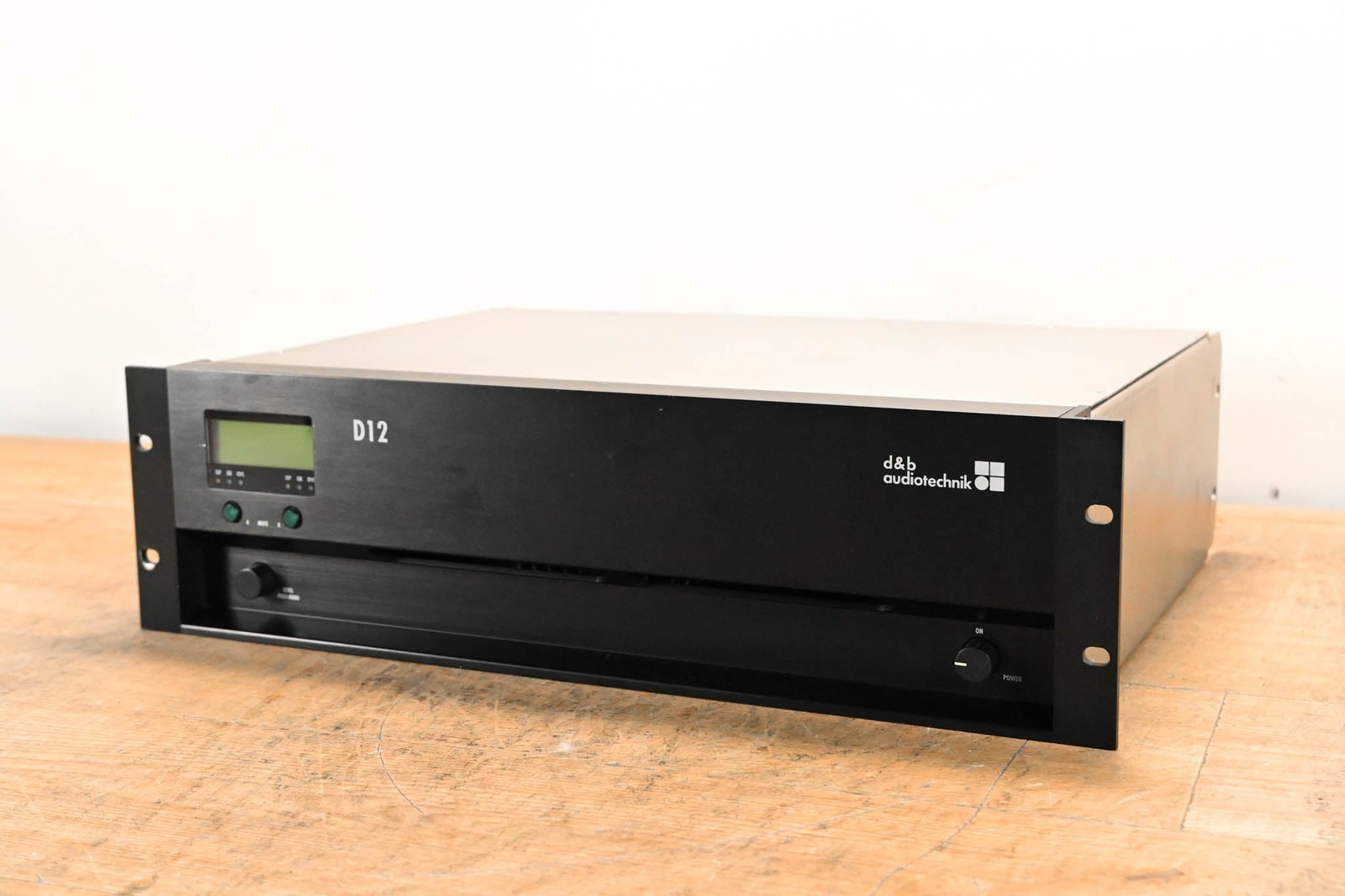 d&b audiotechnik D12 Dual-Channel Power Amplifier CG01V05