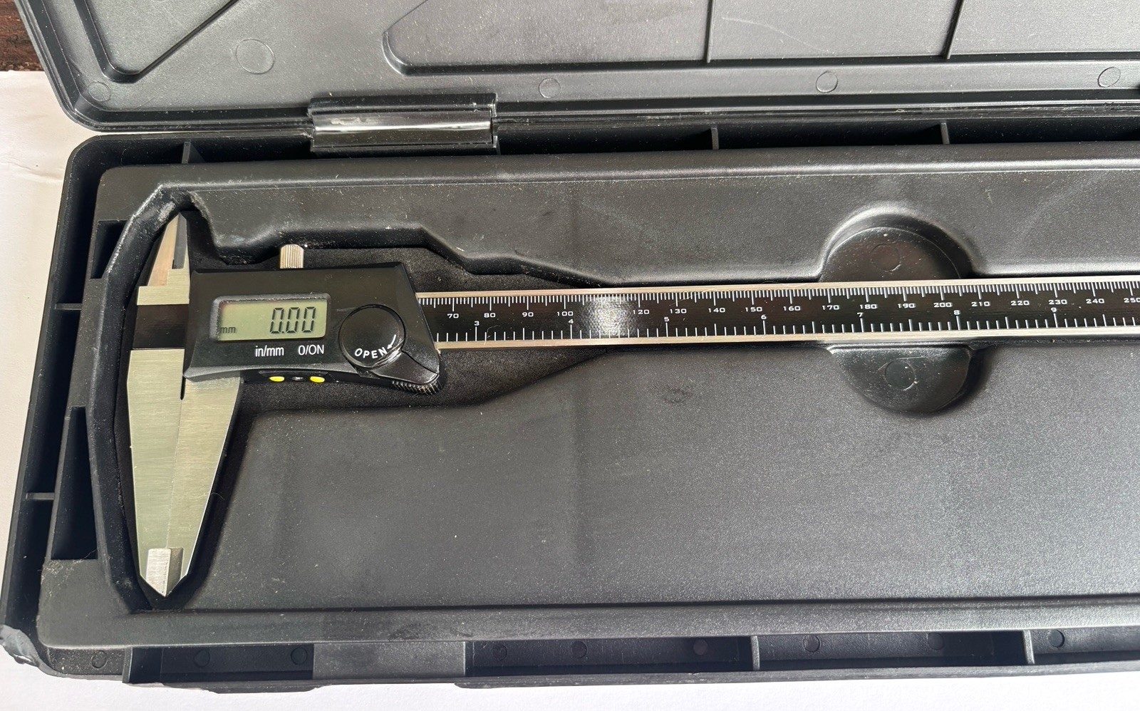 WESTWARD 2ZA61 Electronic Digital Caliper & Case 0-12" 0-300mm Measuring Tool