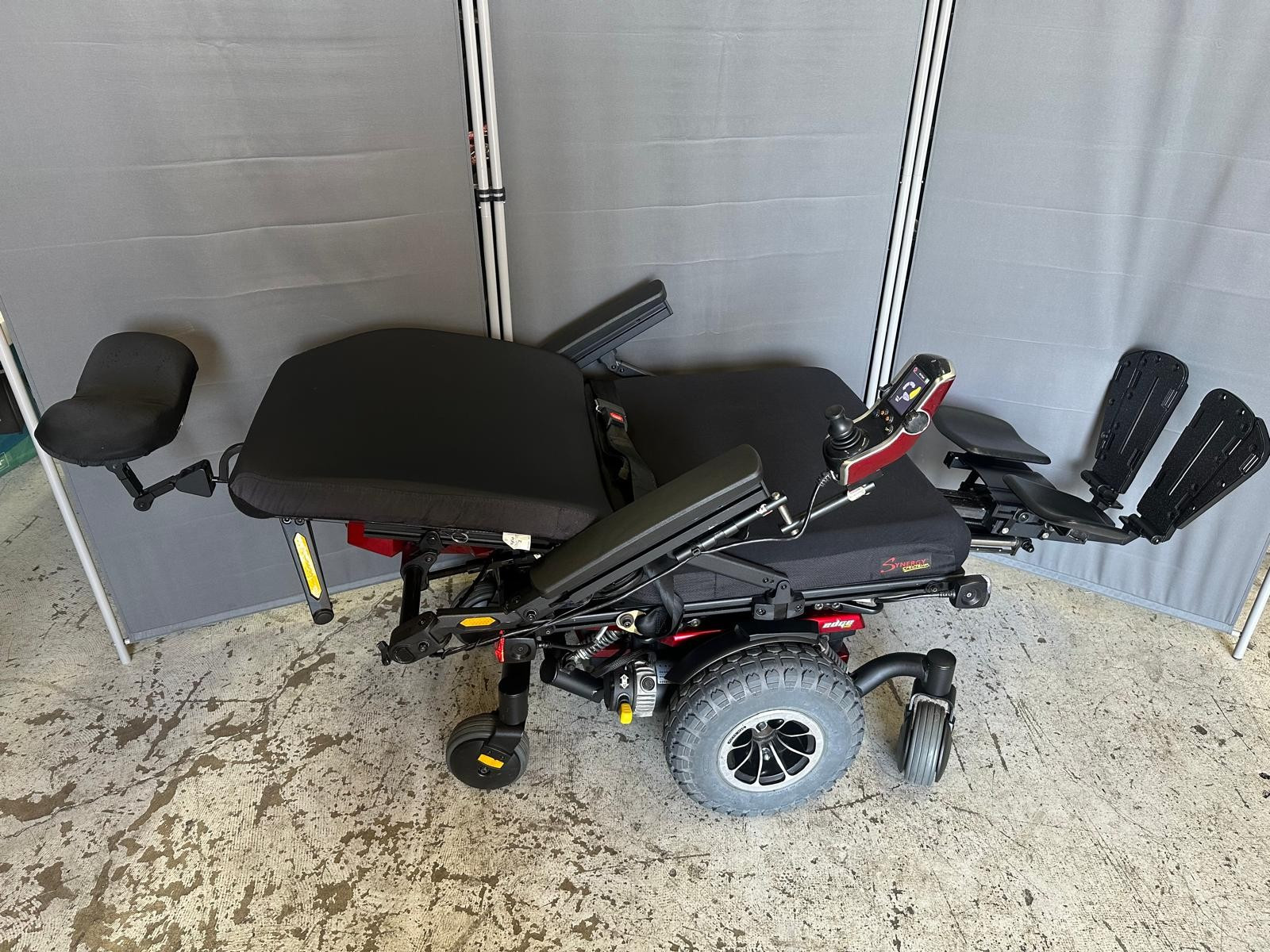 PRIDE QUANTUM Q6 HD WHEELCHAIR POWER TILT,RECLINE, LEG, 24" 450 Lbs OFFROAD TIRE