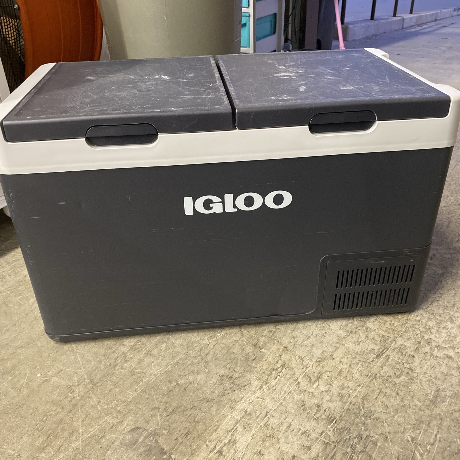 Igloo ICF 80D Dual Zone Electric Cooler – AC +DC Powered Portable Fridge/Freezer