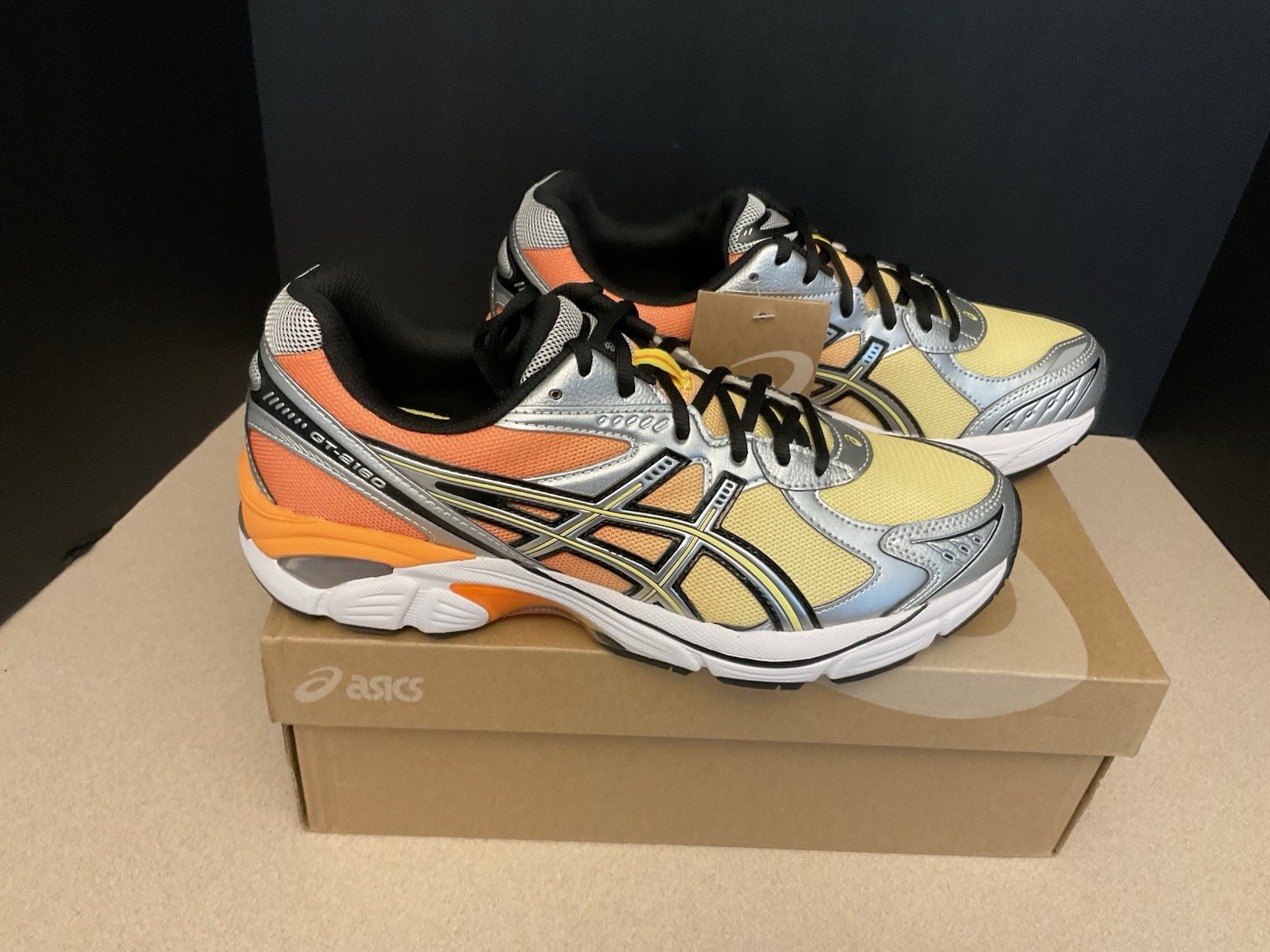 New! ASICS GT-2160 Sun Peach/Banana Cream Athletic Shoes. Men’s 9. Women’s 10.5.