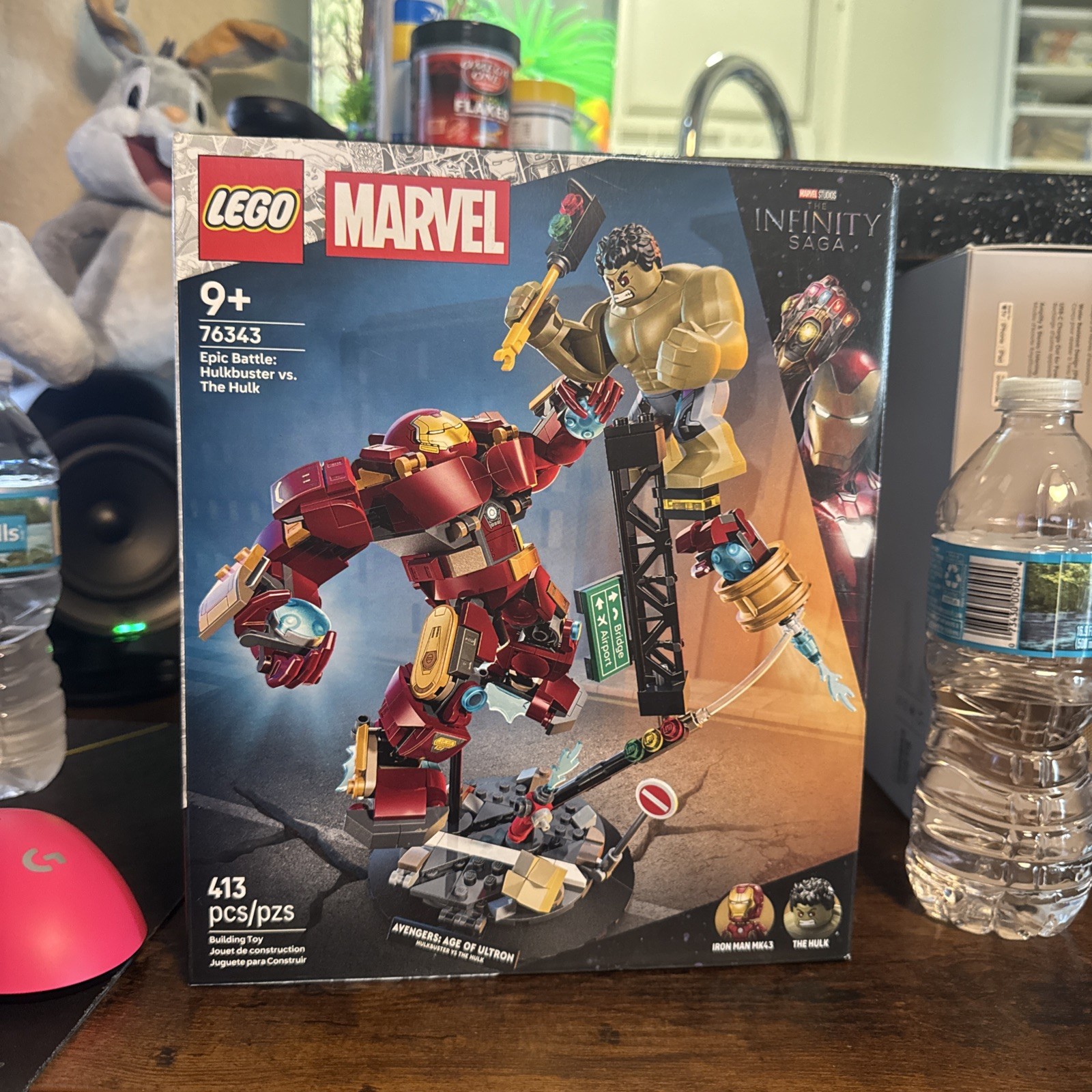 LEGO Marvel Epic Battle Hulkbuster vs. The Hulk 76343, 413 Pieces, 9+