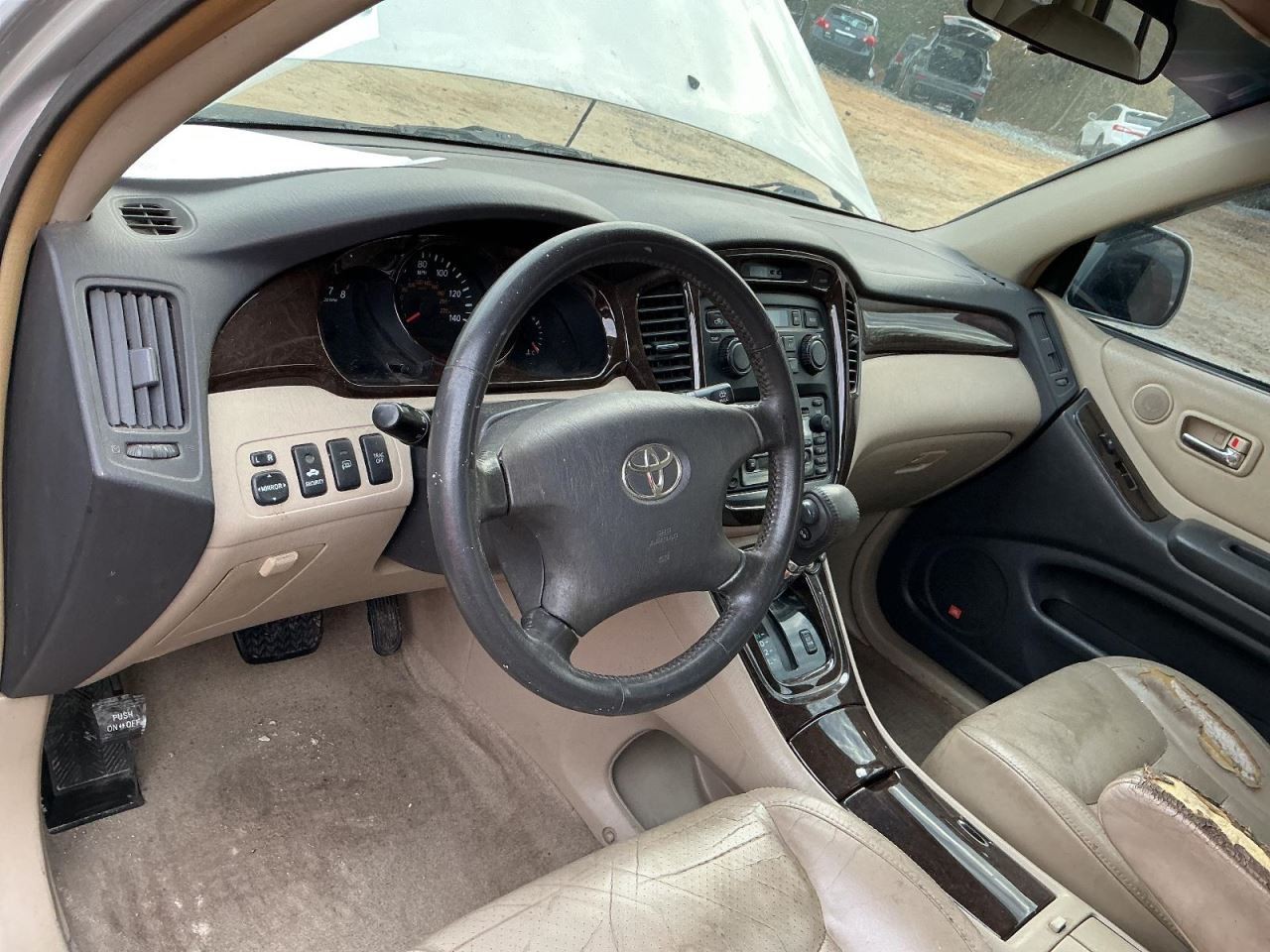 HIGHLANDR 2002 Glove Box 4906747
