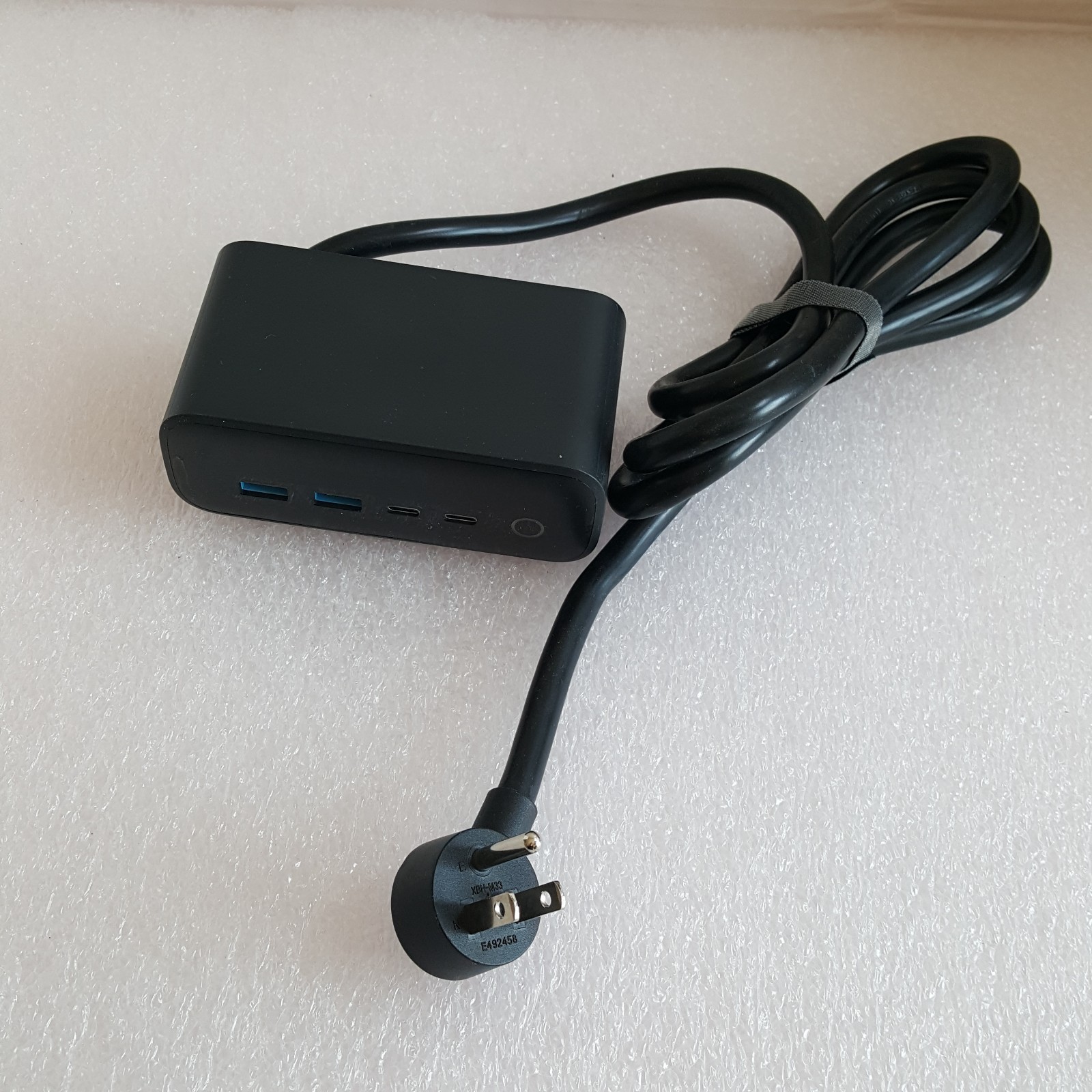 Anker 525 Charging Station 7-in-1, 5ft Extension Cord 3AC,2 USB-A,2 USB-C BLACK
