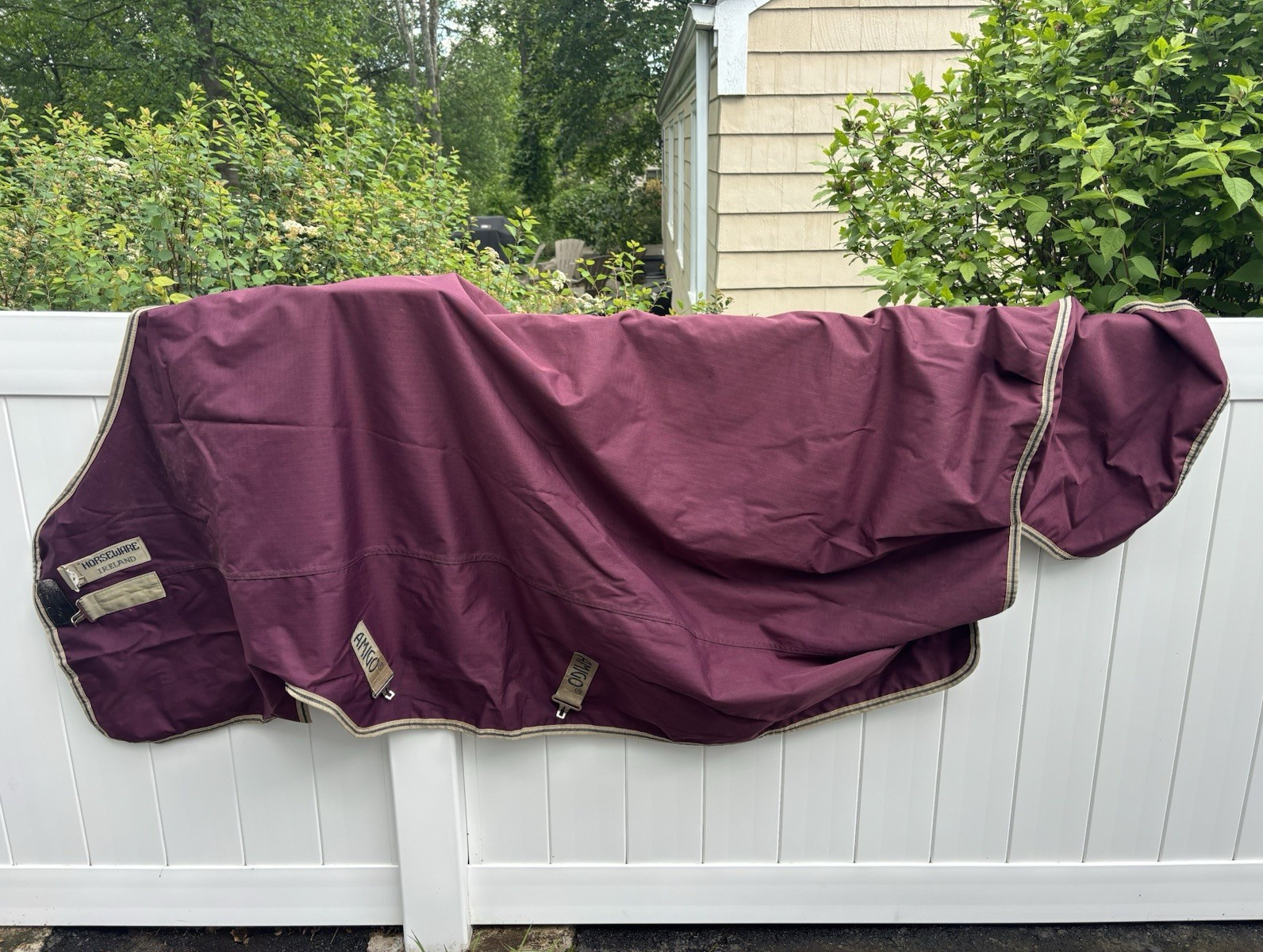 Burgundy Horseware Amigo Hero Ripstop 100g turnout blanket 81”