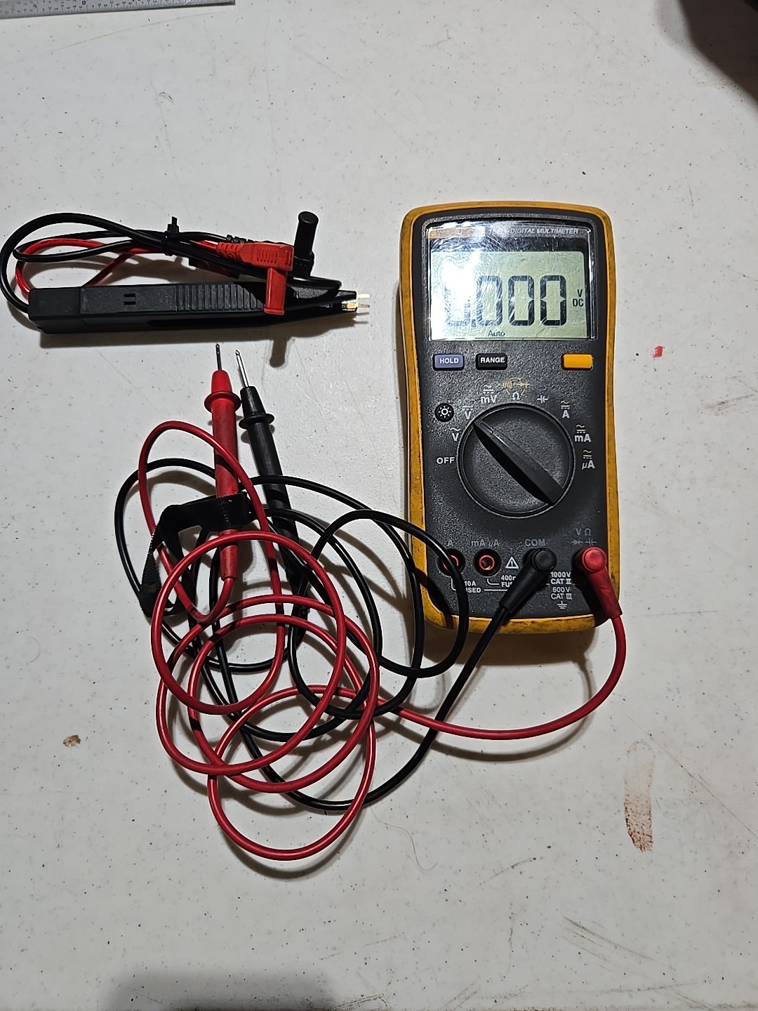 FLUKE 15B+ DIGITAL MULTIMETER (P03063942)