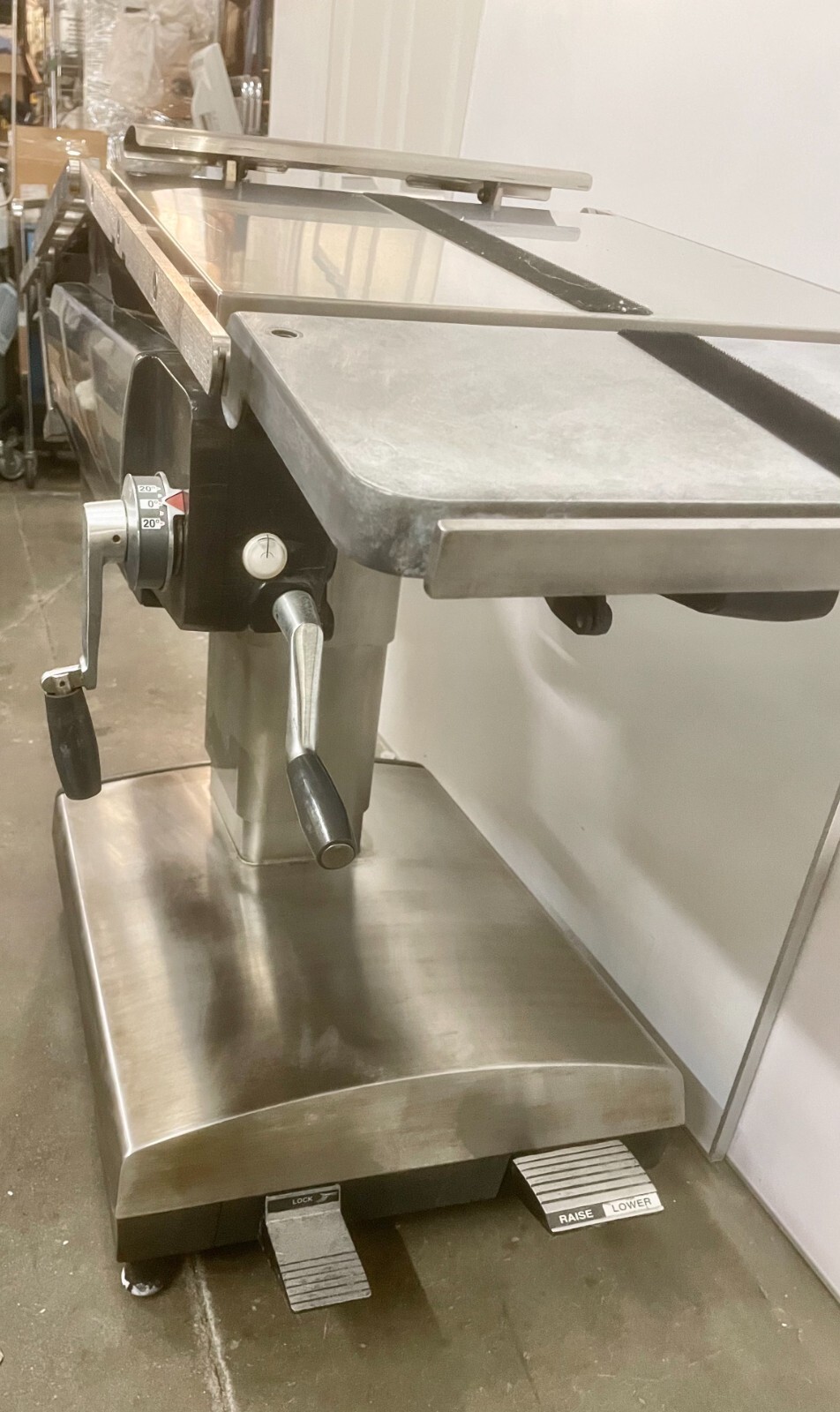 AMSCO 2080 manual surgical table and pads set