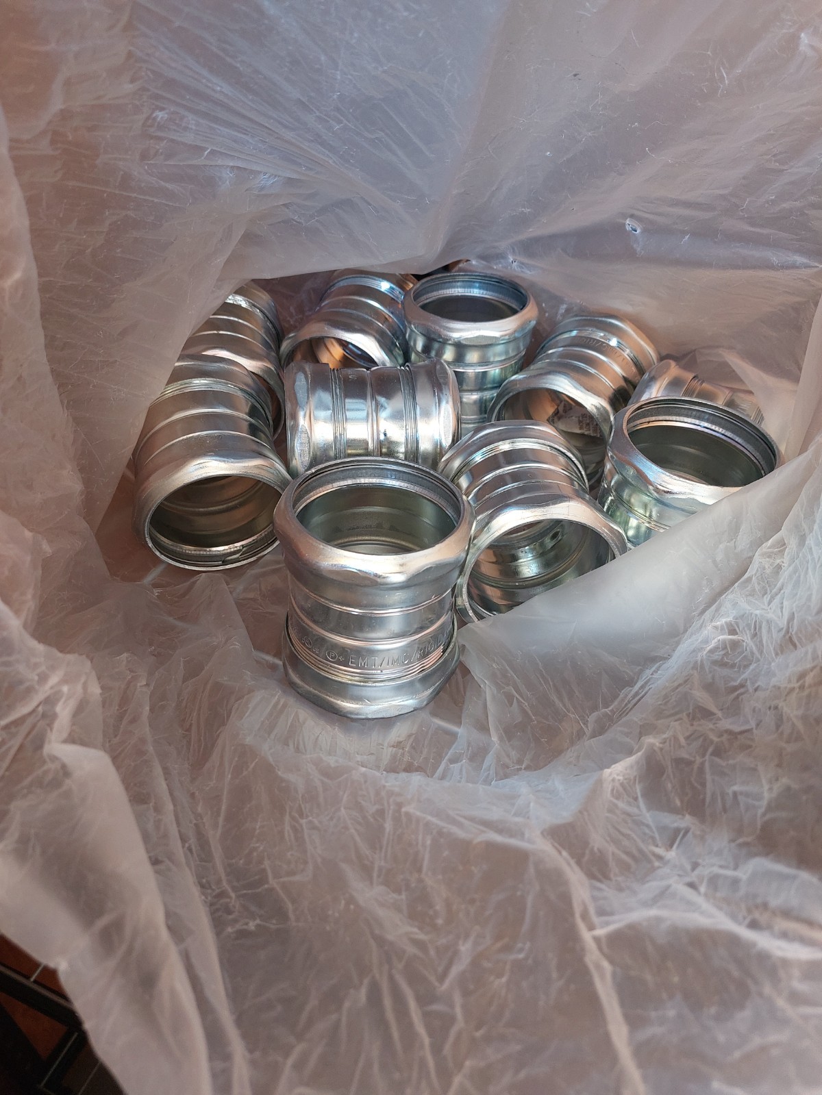 APPLETON 6250S 2-1/2" EMT COMP COUPLING (10 PCS)