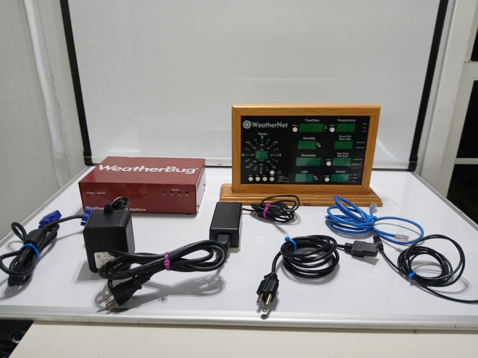 Weather Bug Network Appliance Tracking Station Data Logger Internet Transmitter