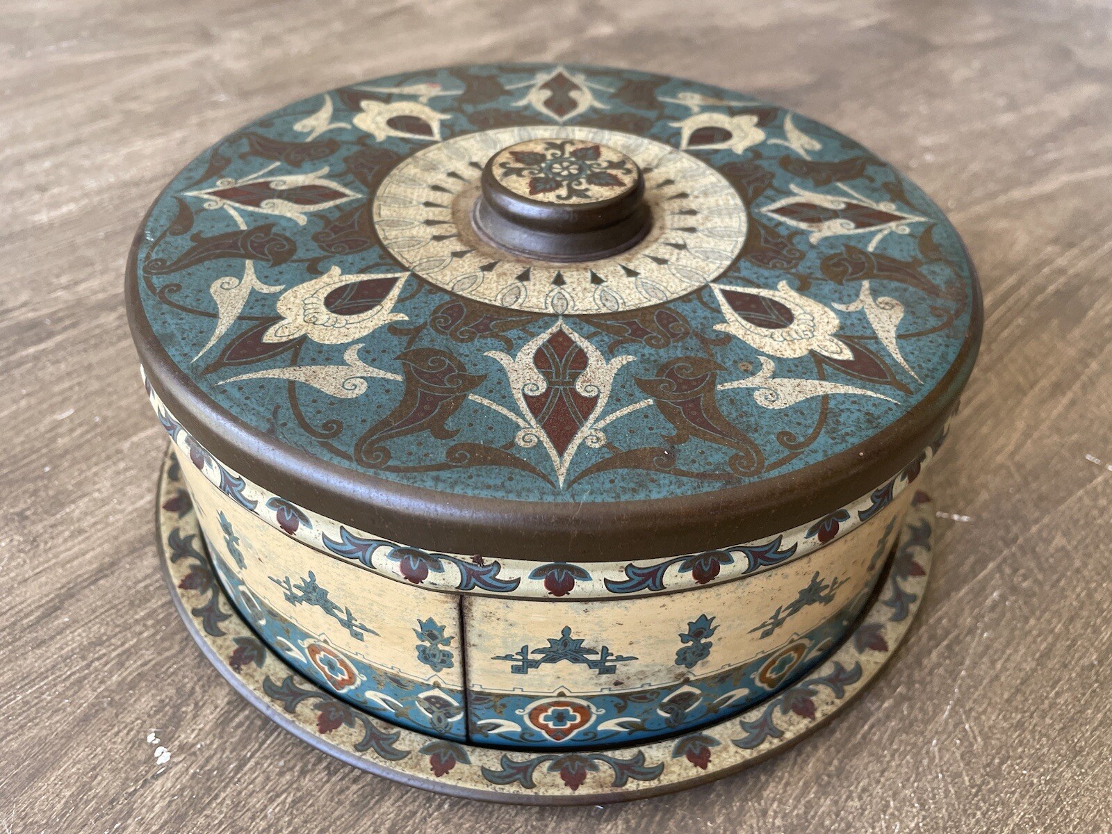 Vintage Metal Bisquit Tin