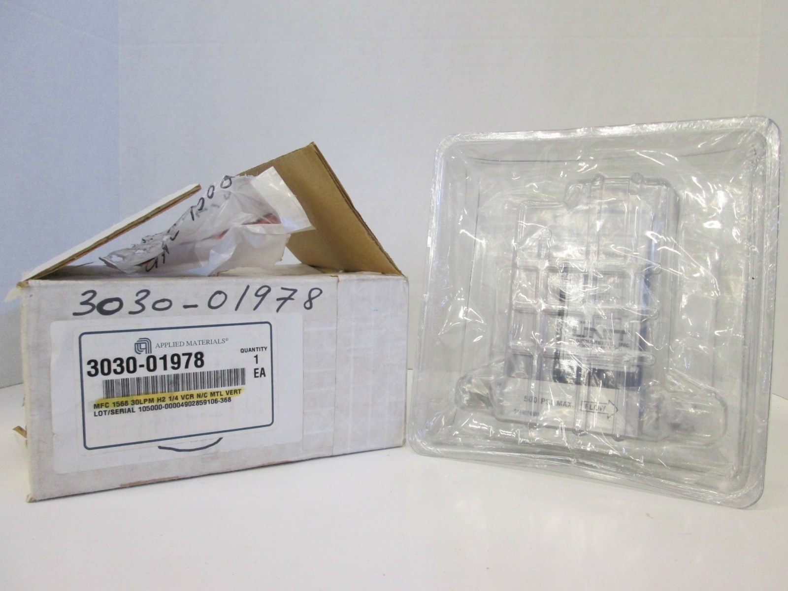 Unit UFC-1568, MFC, Mass Flow Controller, H2, 30 LPM, 1/4" VCR, Used