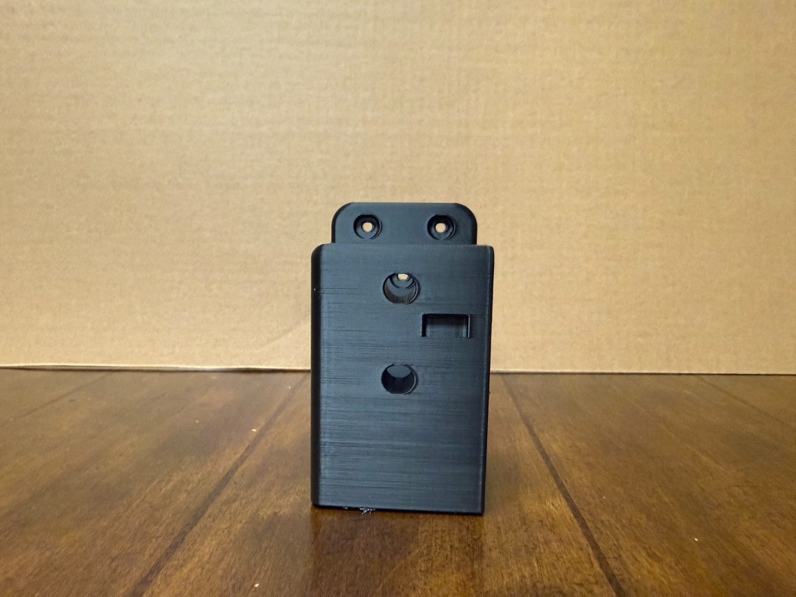 FREE SHIPPING!!  Sporting Rifle Wall Mount  Fits Directly in .223 556 Magwell