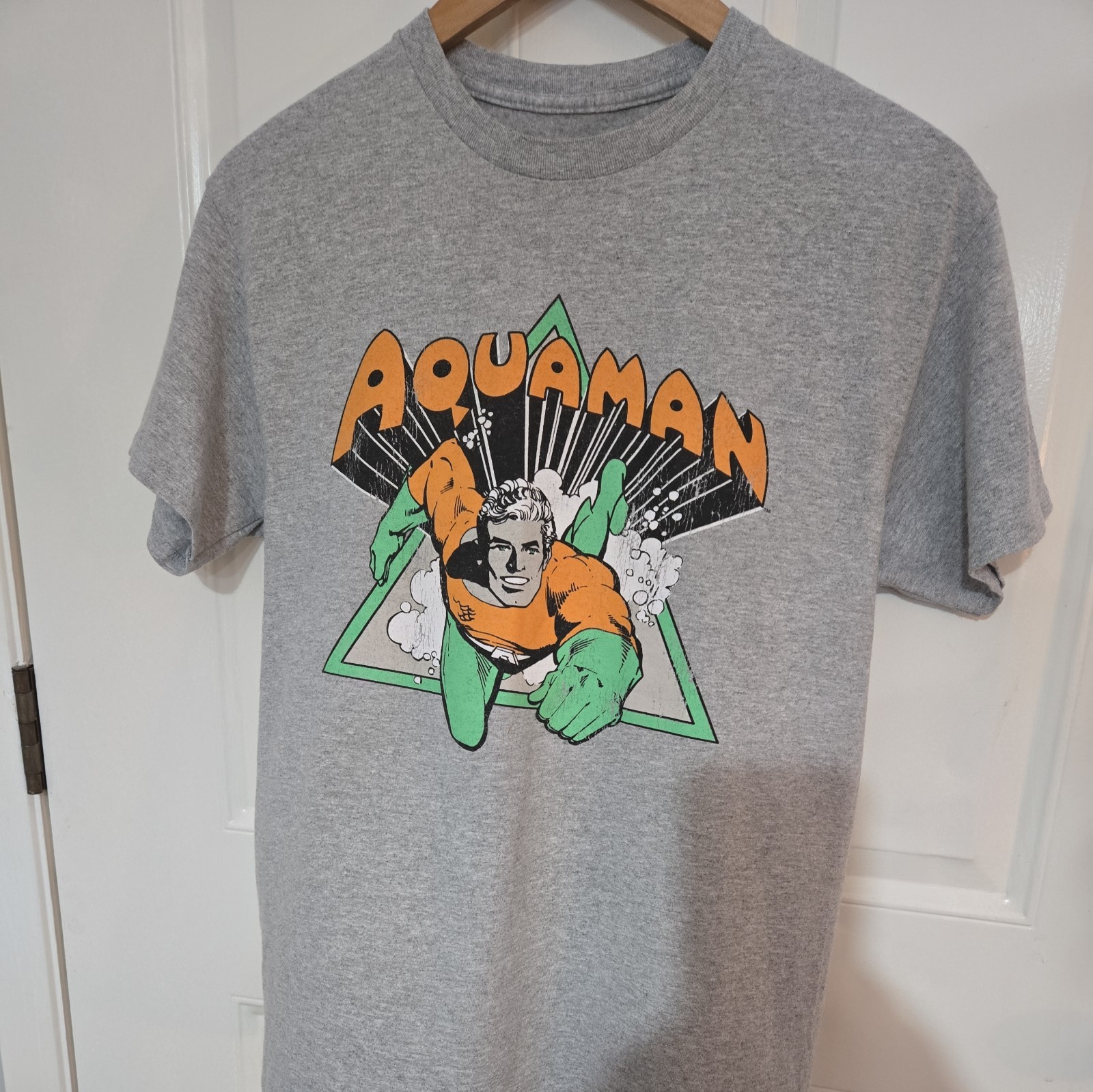 Retro Aquaman DC Comics Gray Graphic T-Shirt Medium