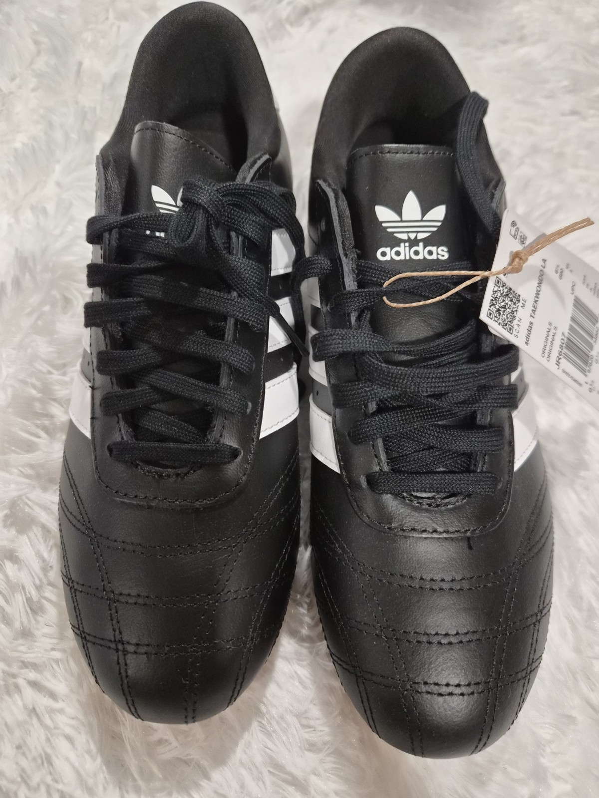 Jr6807 Adidas Taekwondo Shoes  Size J7/W8.5 Black And White