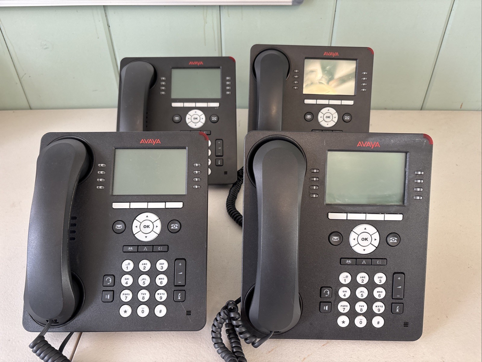 Lot of 4, Avaya 9608G Gigabit IP Phone Desk Phone with Handset & Stand