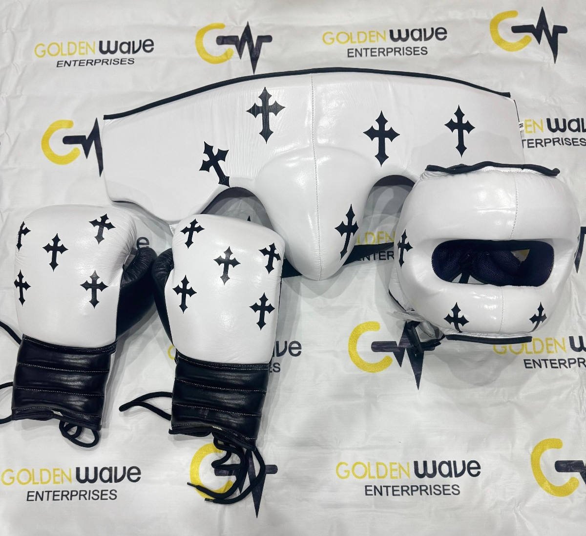 New Arrival Custom made Chrome Heart Leather Boxing Gloves No Winning