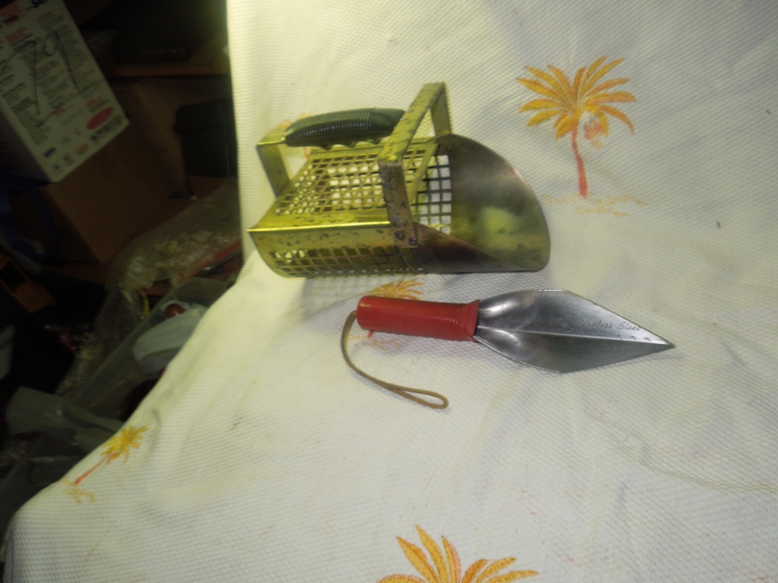 Garrett 1600970 Metal Sand Scoop And Wilcox All Pro 100 Trowel Excellent