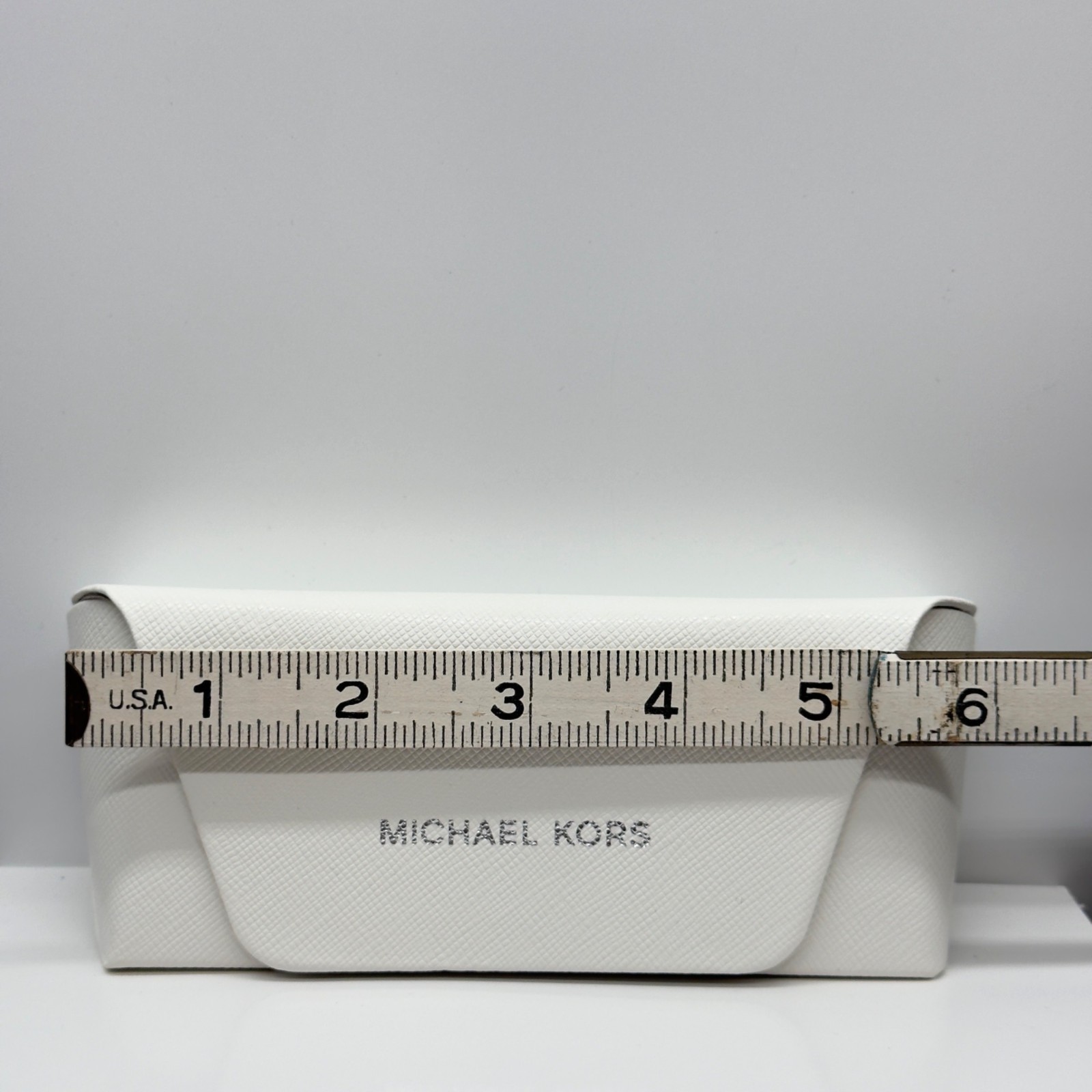 New Michael Kors White Medium Authentic Eyeglasses Sunglasses Case with Cloth