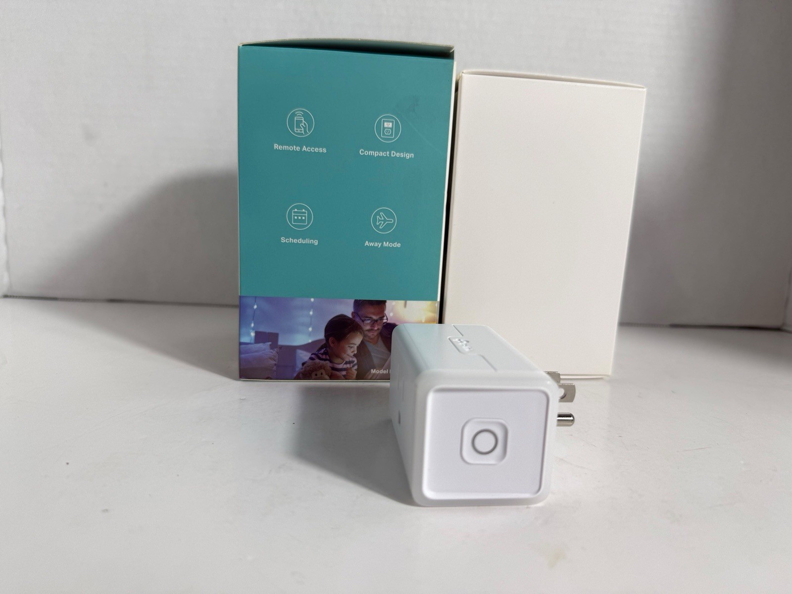 Kasa Smart Wi-Fi Plug Mini - Distressed Box