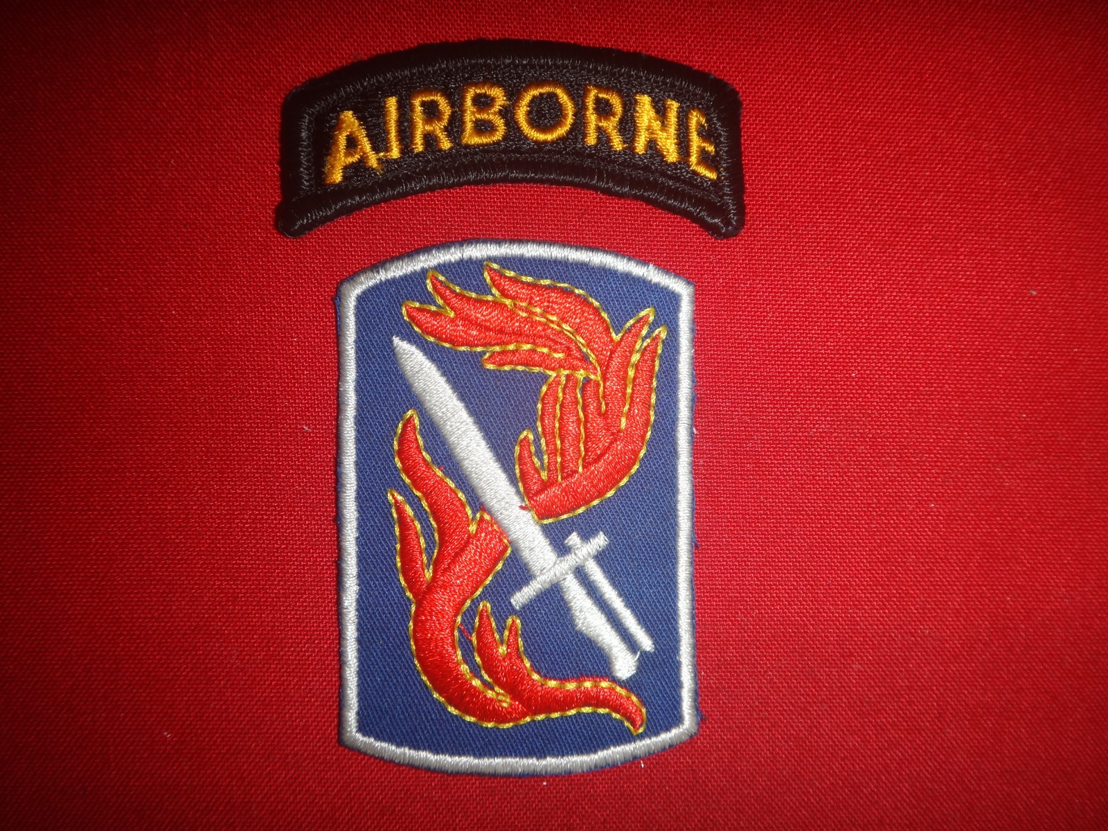 2 Vietnam War US Army Patches: AIRBORNE Arc + 198th Light INFANTRY Brigade Patch