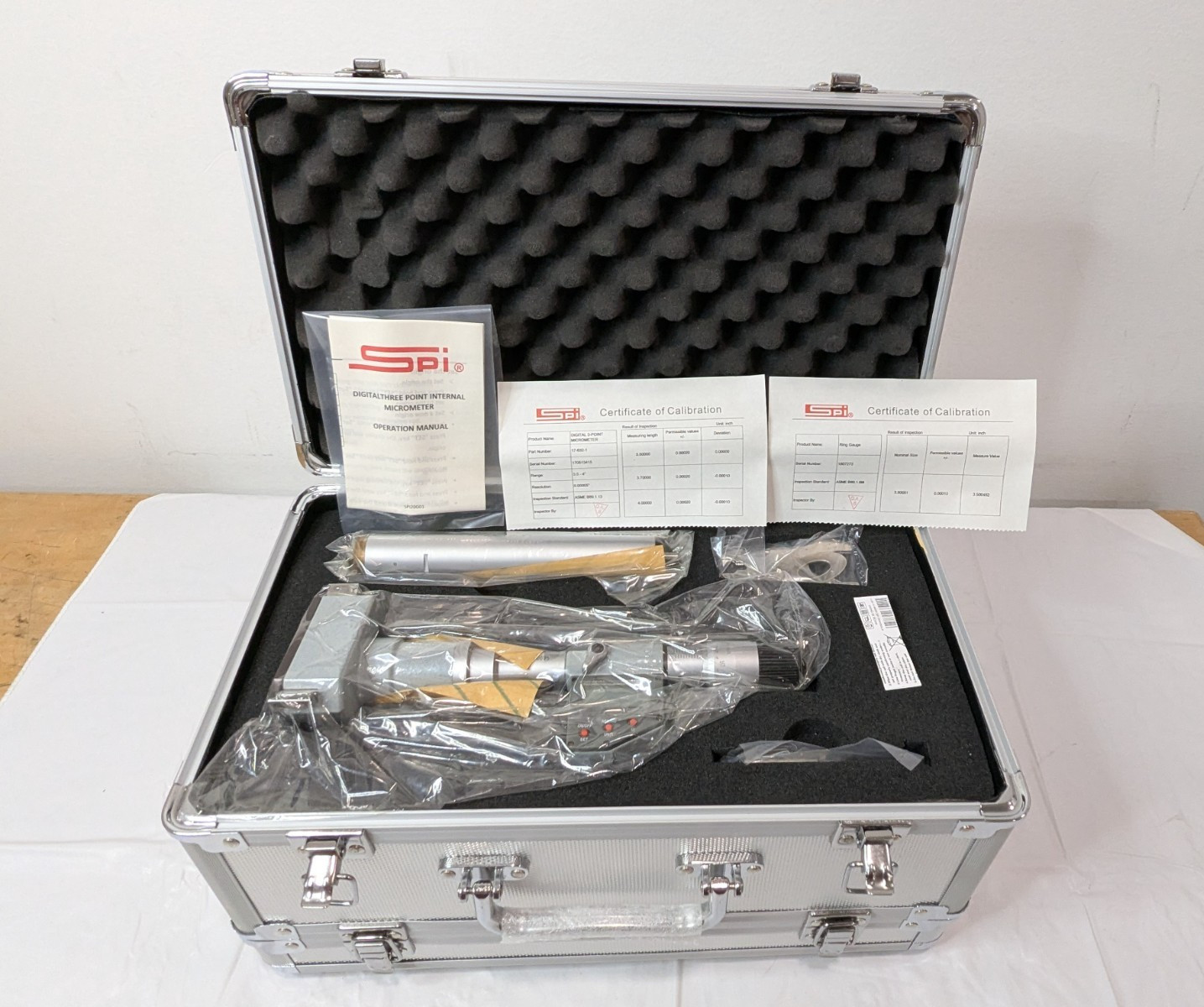 SPI IP65 Electronic 3 Point Internal Micrometer 3.5" - 4.0" 17-632-1