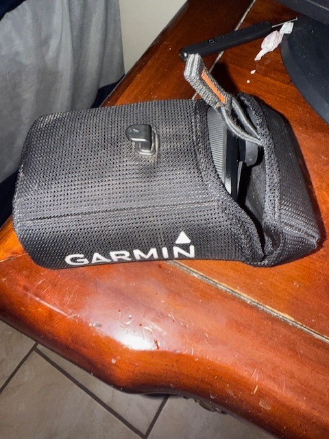 Garmin Approach Z80 Gold Laser Rangefinder GPS with carrying case