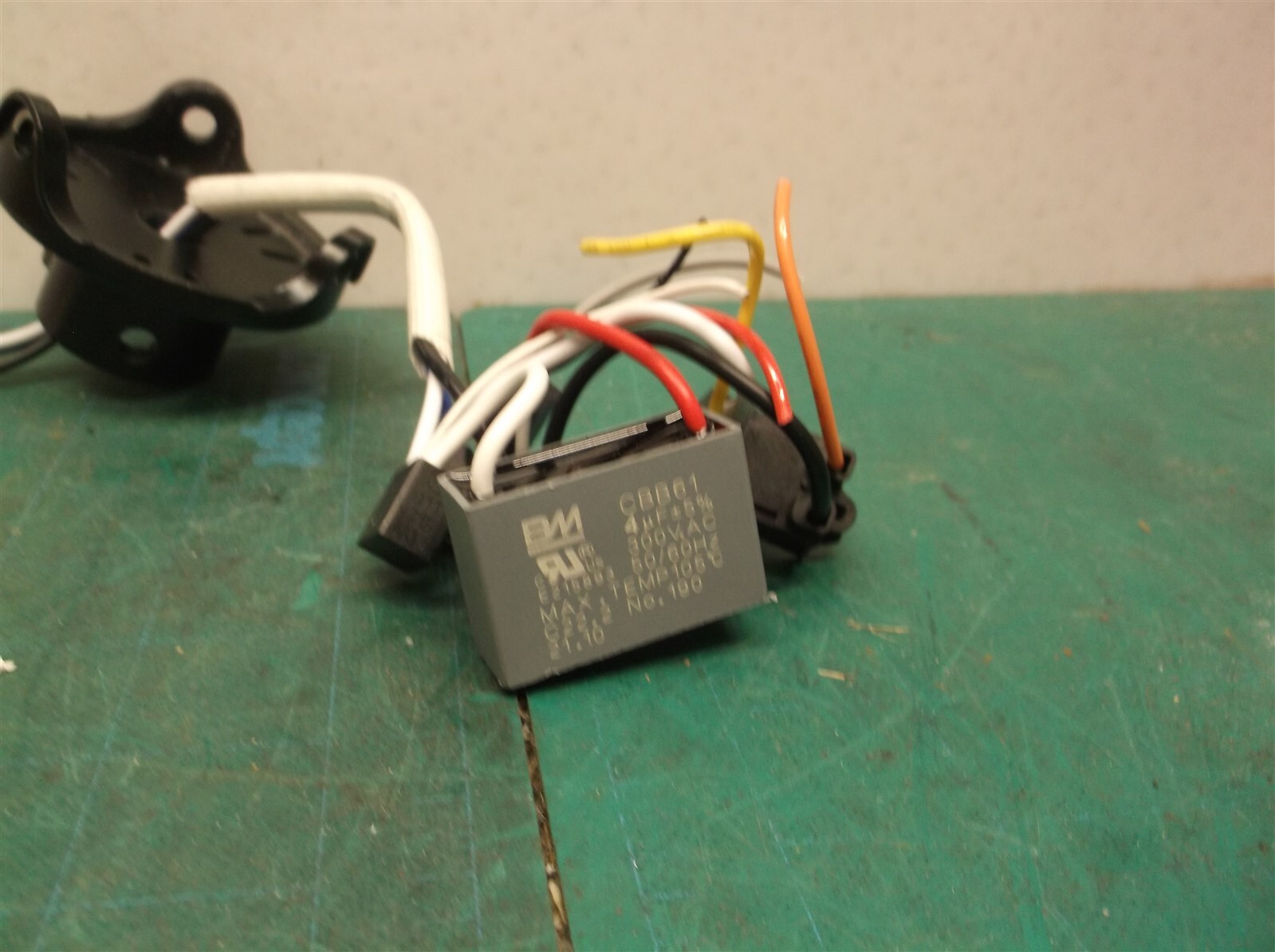fan switch group with upper cap off Merwry 52" Ceiling Fan