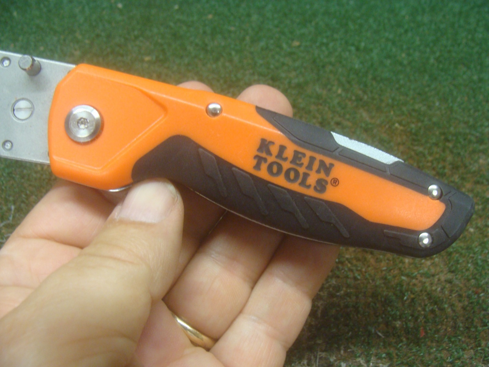 Klein Tools 44218 Folding Cable Skinning Utility Hawkbill Knife - GOOD SHAPE