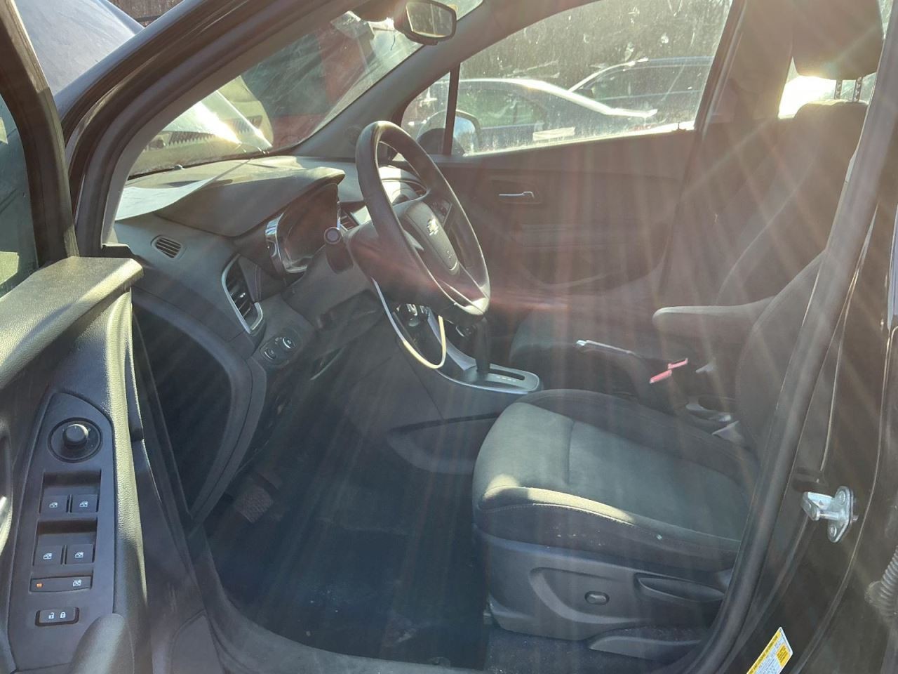 TRAX 2017 Glove Box 4946312