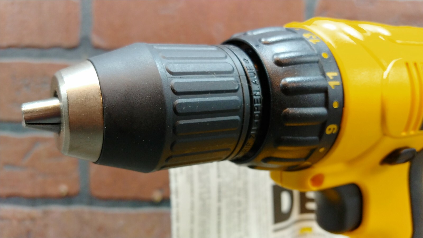 DeWalt DC759 18V 1/2" Variable 2-Speed Keyless Drill Driver-***NEW***