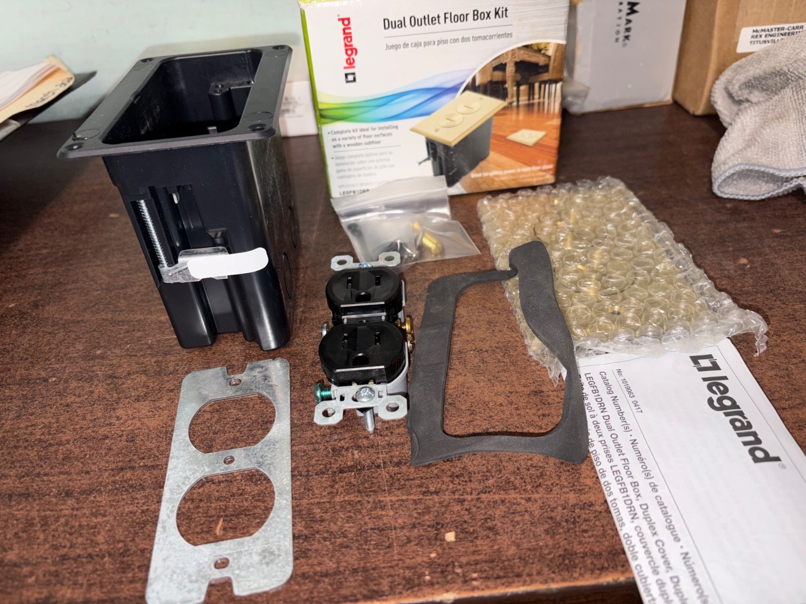 NOS LEGRAND LEGFB1DRB DUAL OUTLET FLOOR BOX KIT BRUSHED BRASS  B500