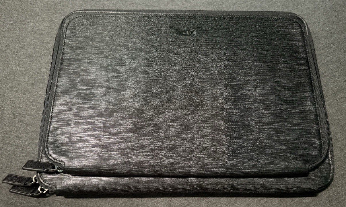 TUMI NASSAU Laptop Portfolio in Leather  (NWOT)