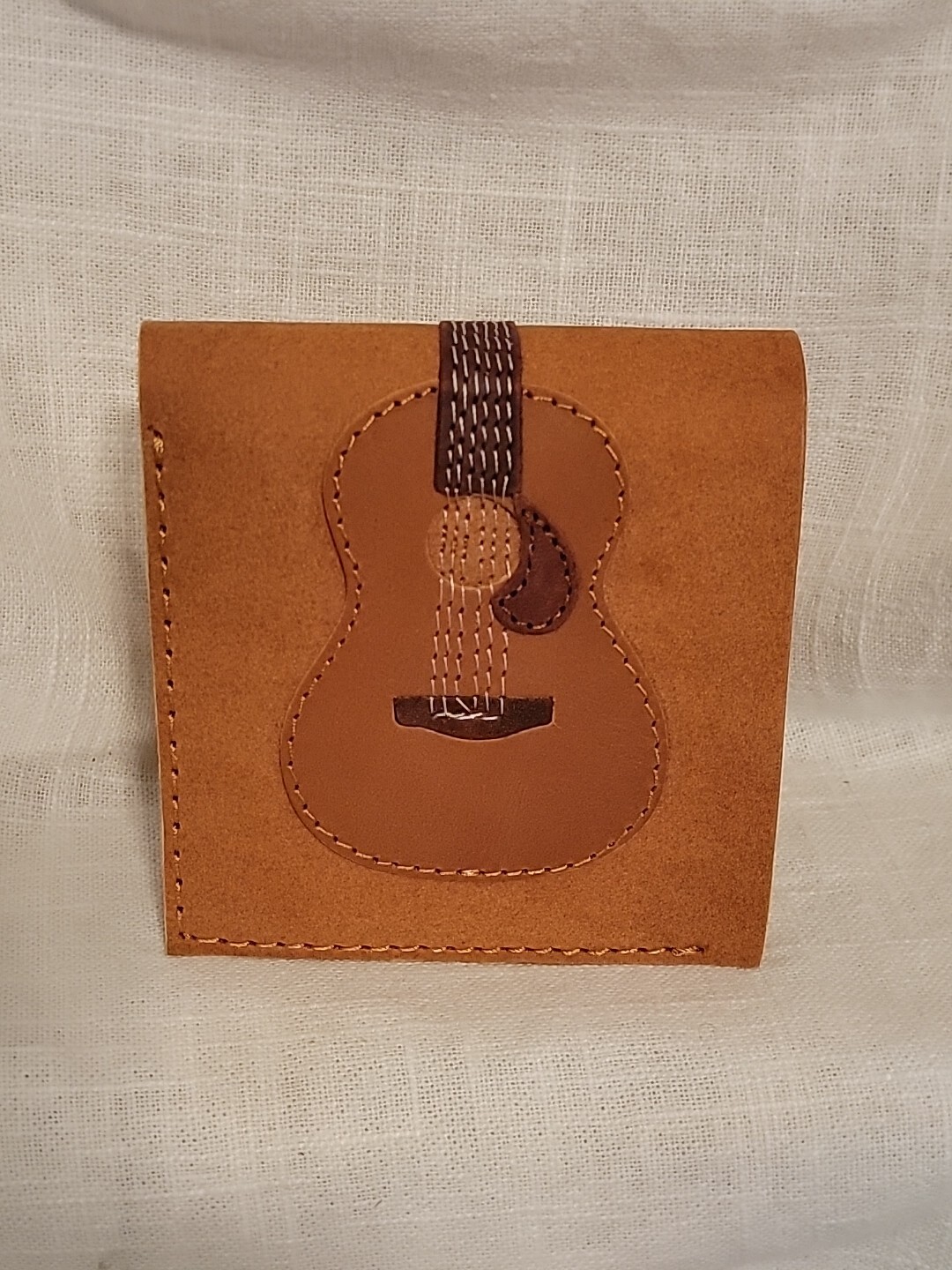 LEATHER BI-FOLD WALLET -ACOUSTIC GUITAR