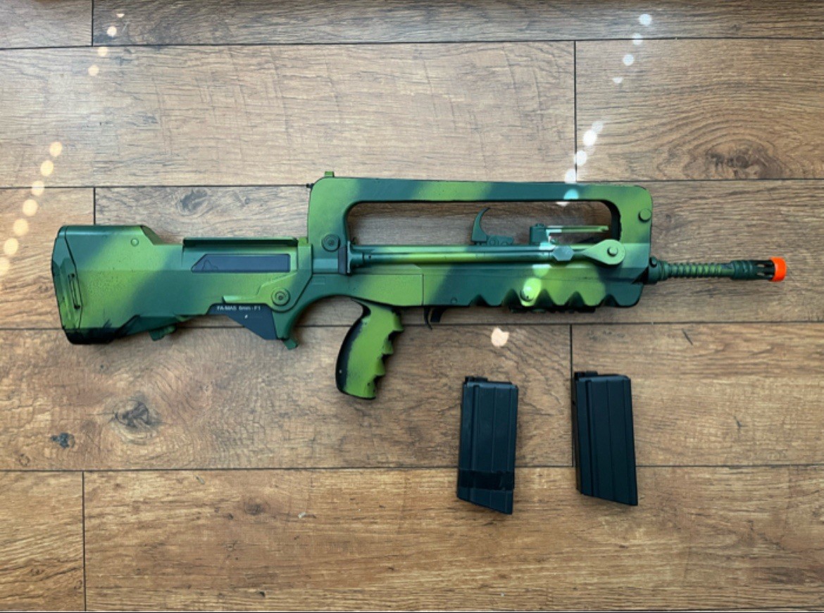 Airsoft Cybergun Famas