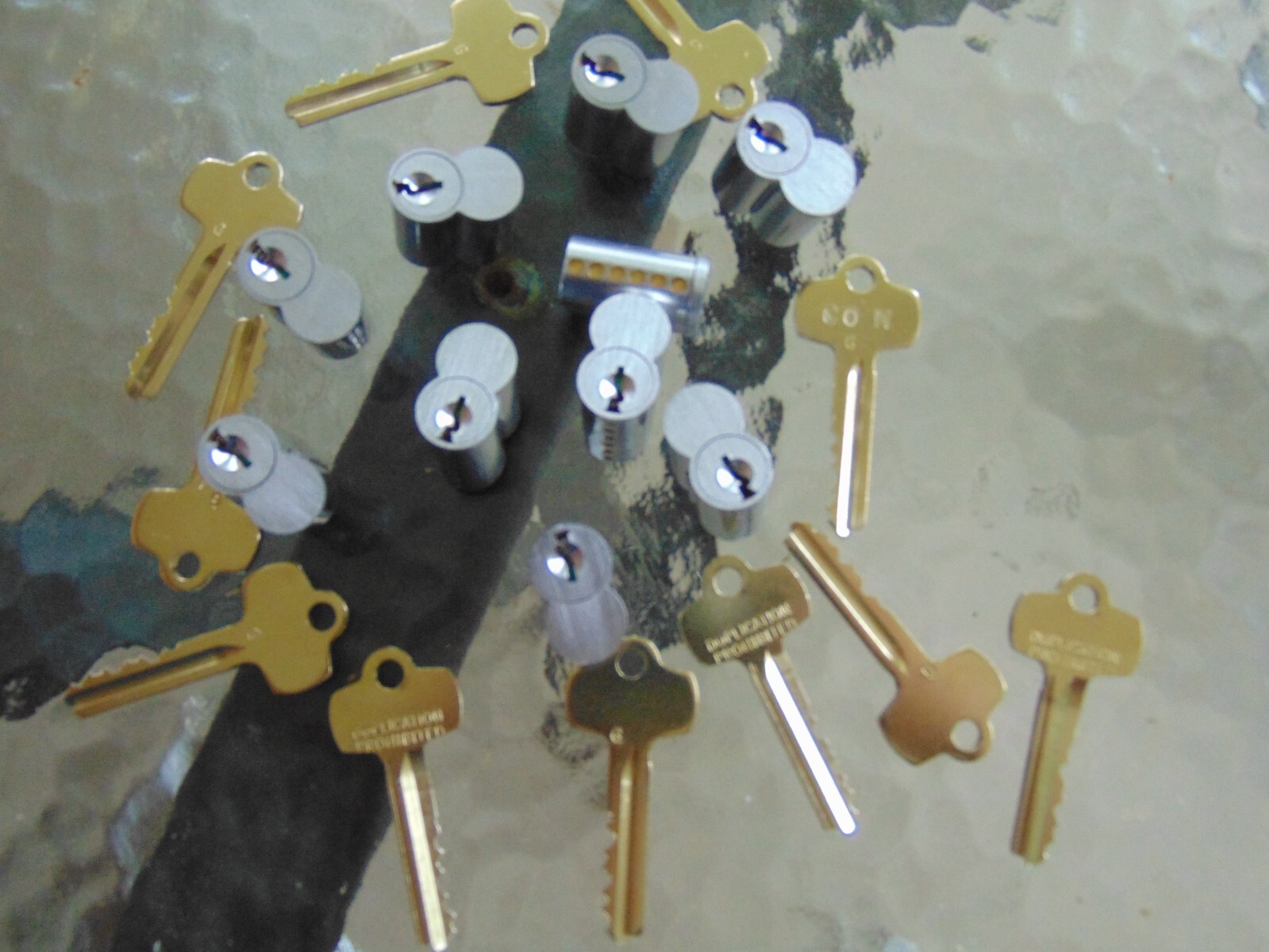 10 - BEST LOOK A LIKE   G   CORES  6 PIN WITH 1 CORE KEY AND 10 KEYS  LOCKSMITH