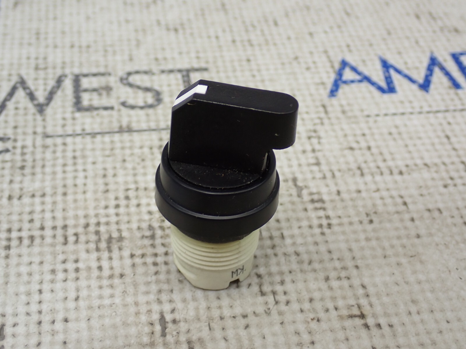 New Square D 9001 D3G2S Selector Switch 2 Position Maintain