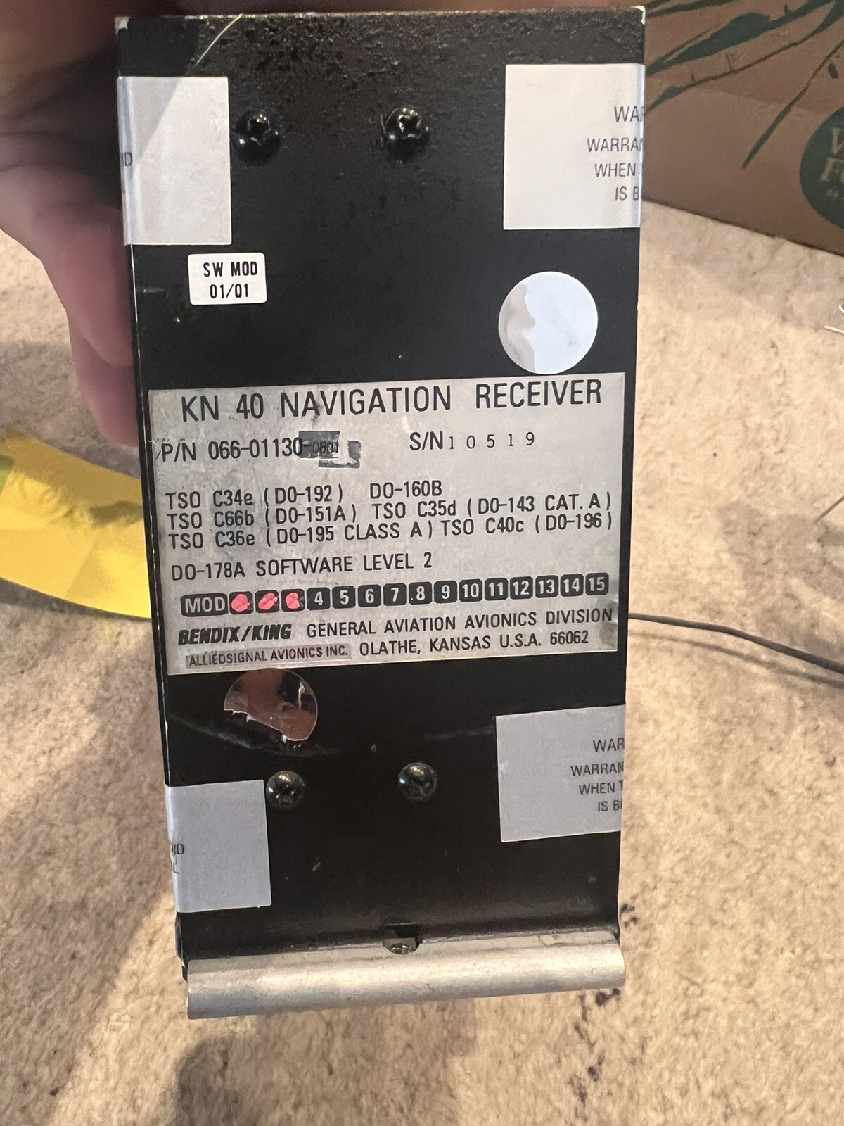 BENDIX/KING KN 40 NAVIGATION RECEIVER P/N 066-01130 0801 With Tray - Yellow Tag