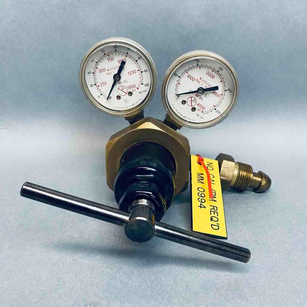 Smiths Argon Gas Regulator 3000 PSI CGA 580