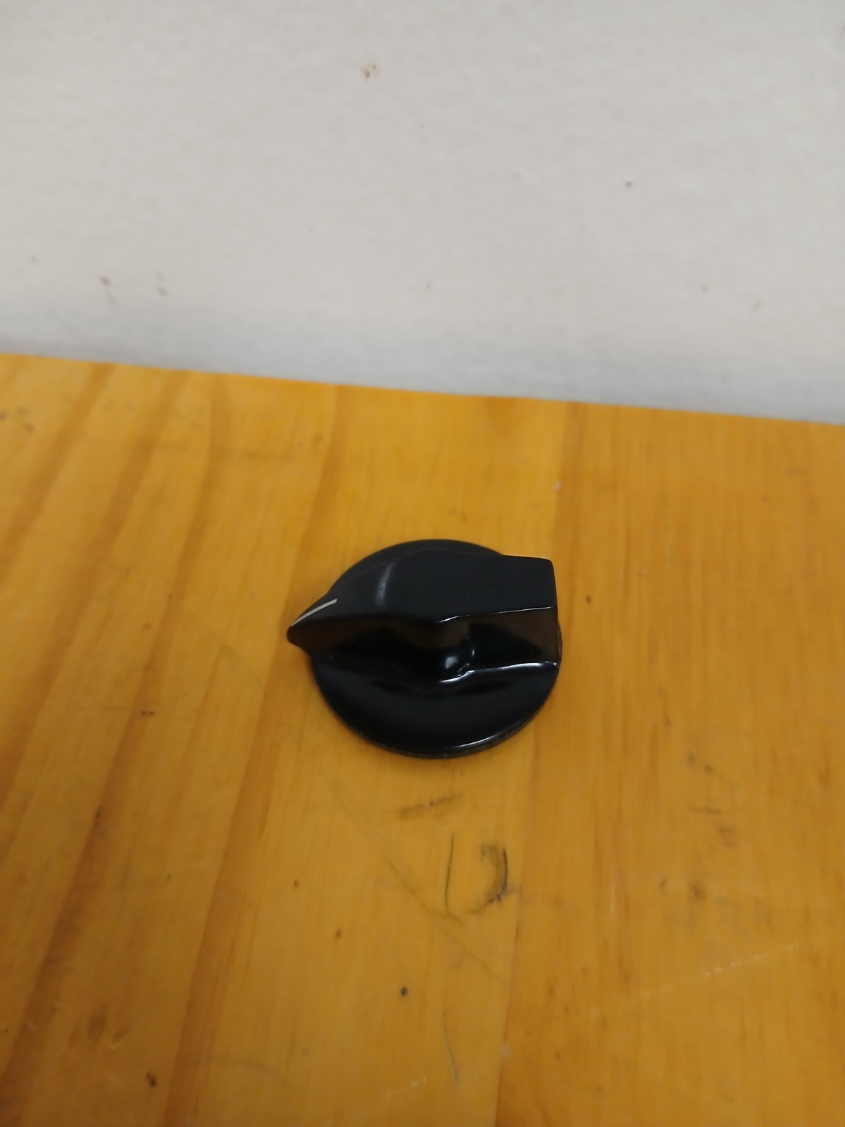 Vintage Black Knob NOS Audio Radio